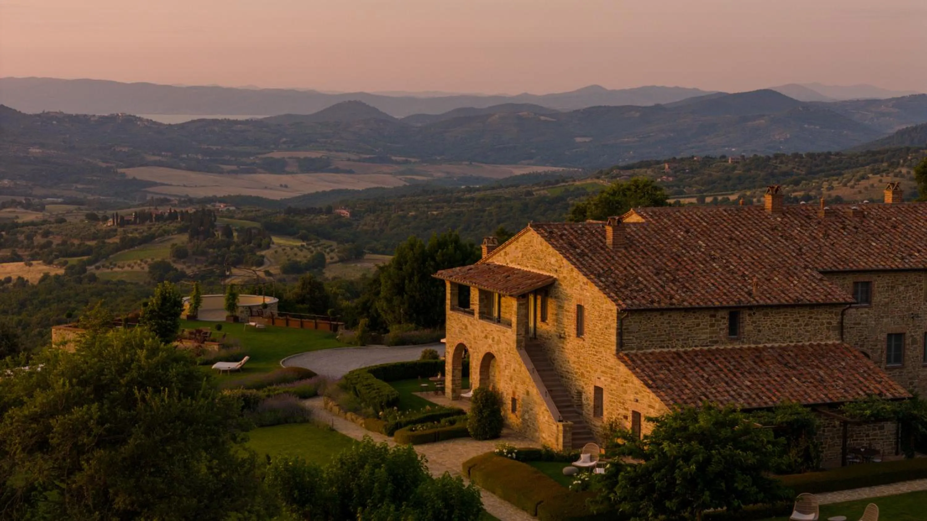 Property building in I Borghi dell'Eremo
