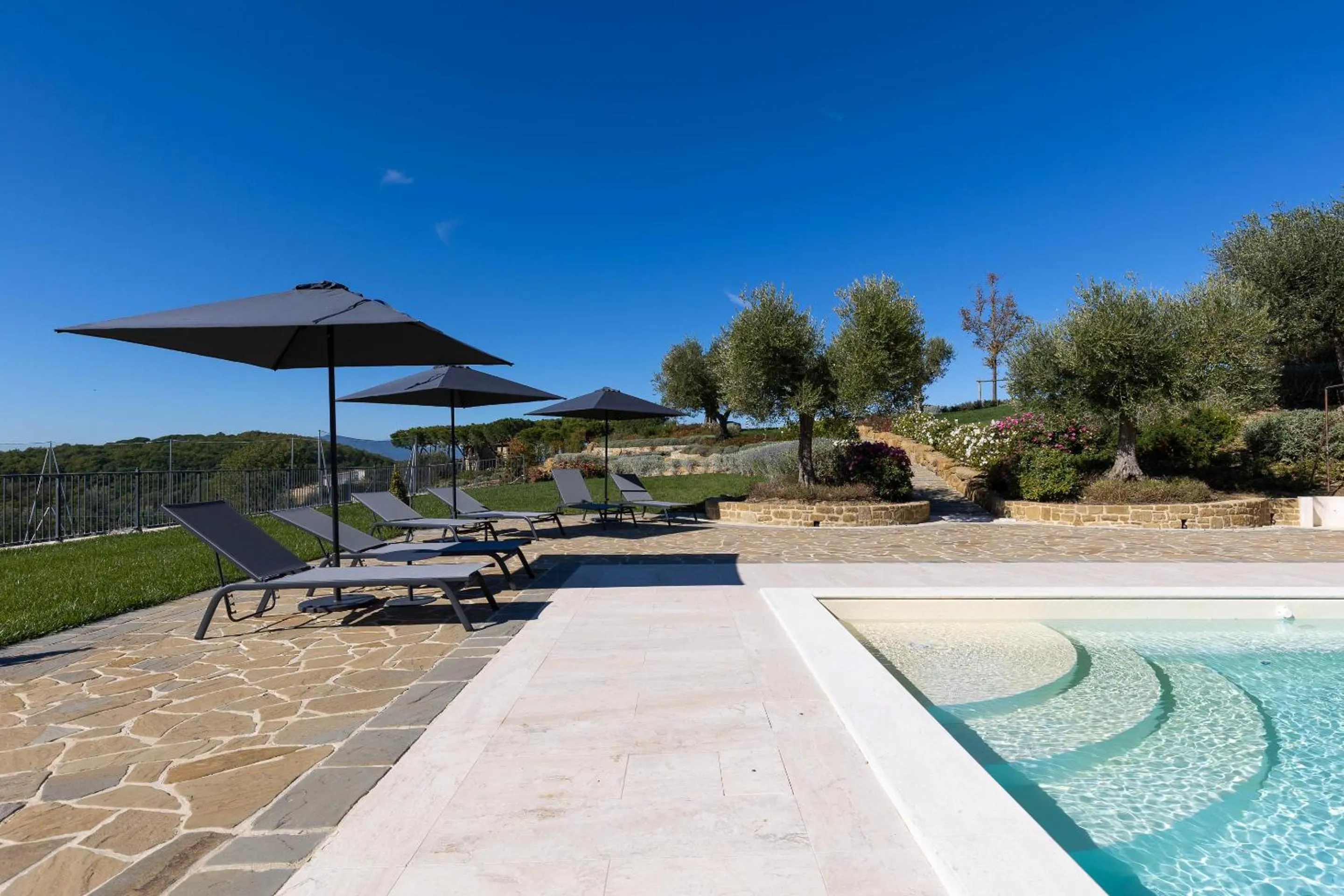 Pool view in I Borghi dell'Eremo