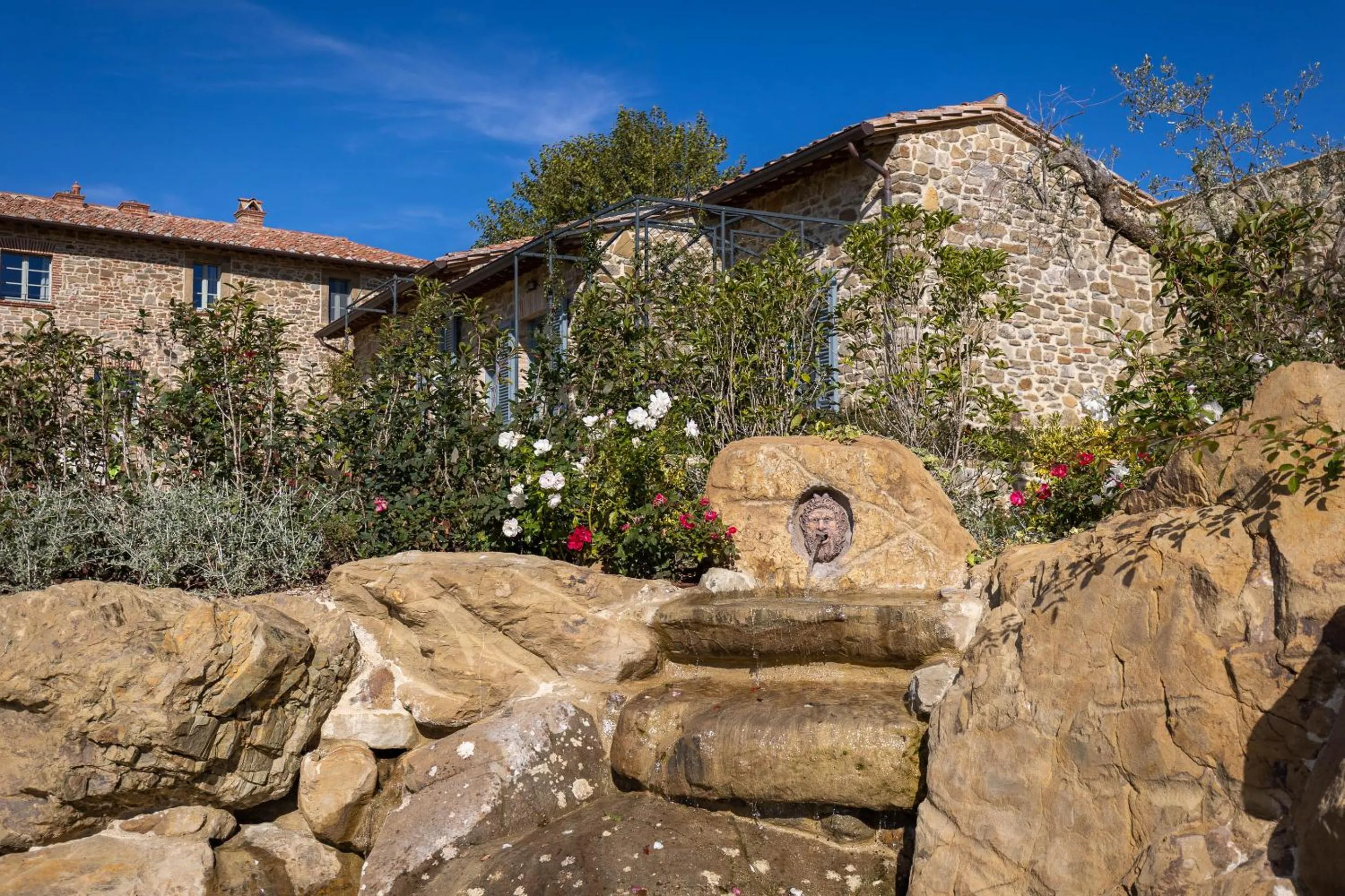 Decorative detail in I Borghi dell'Eremo