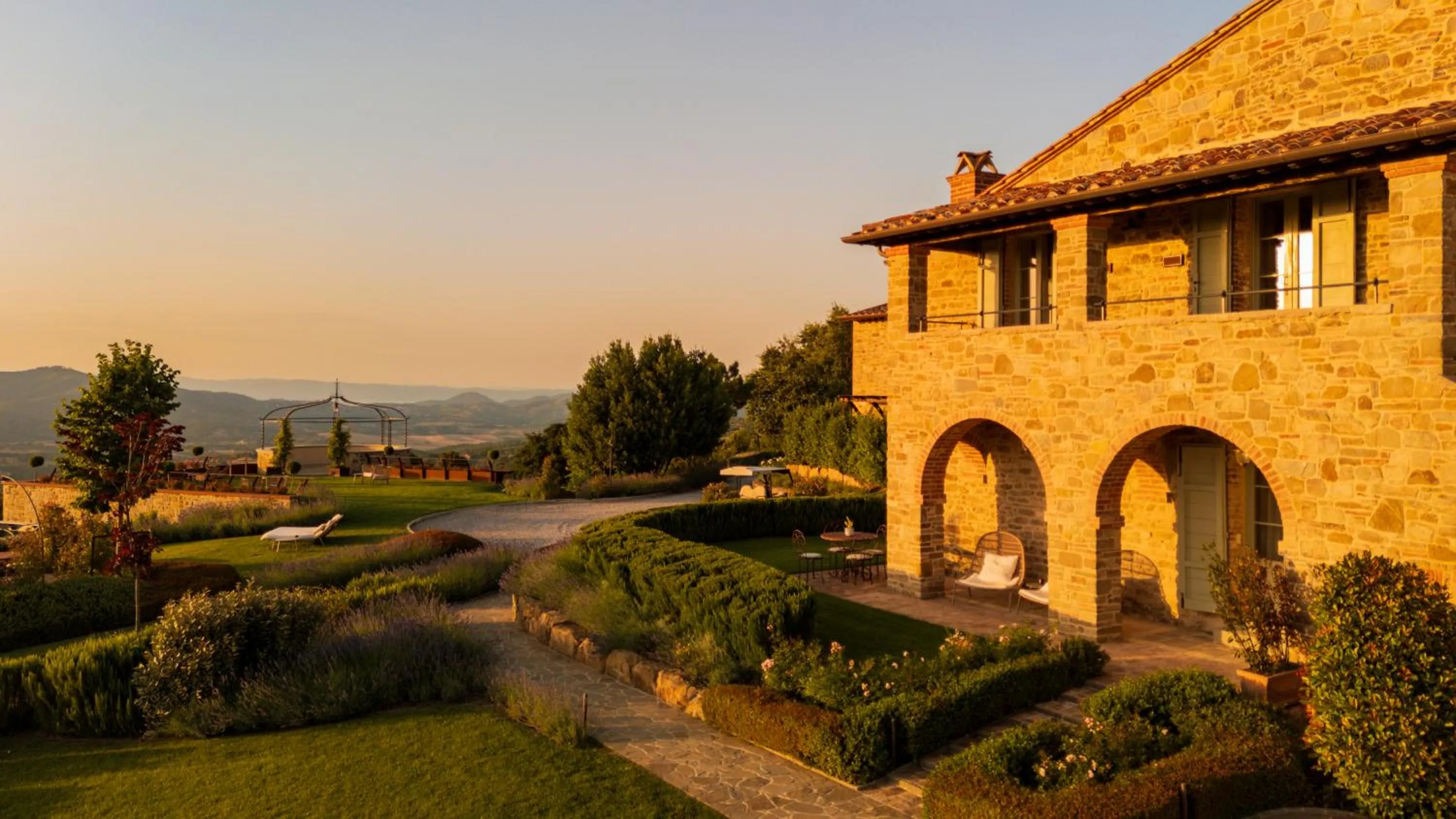 Property building in I Borghi dell'Eremo