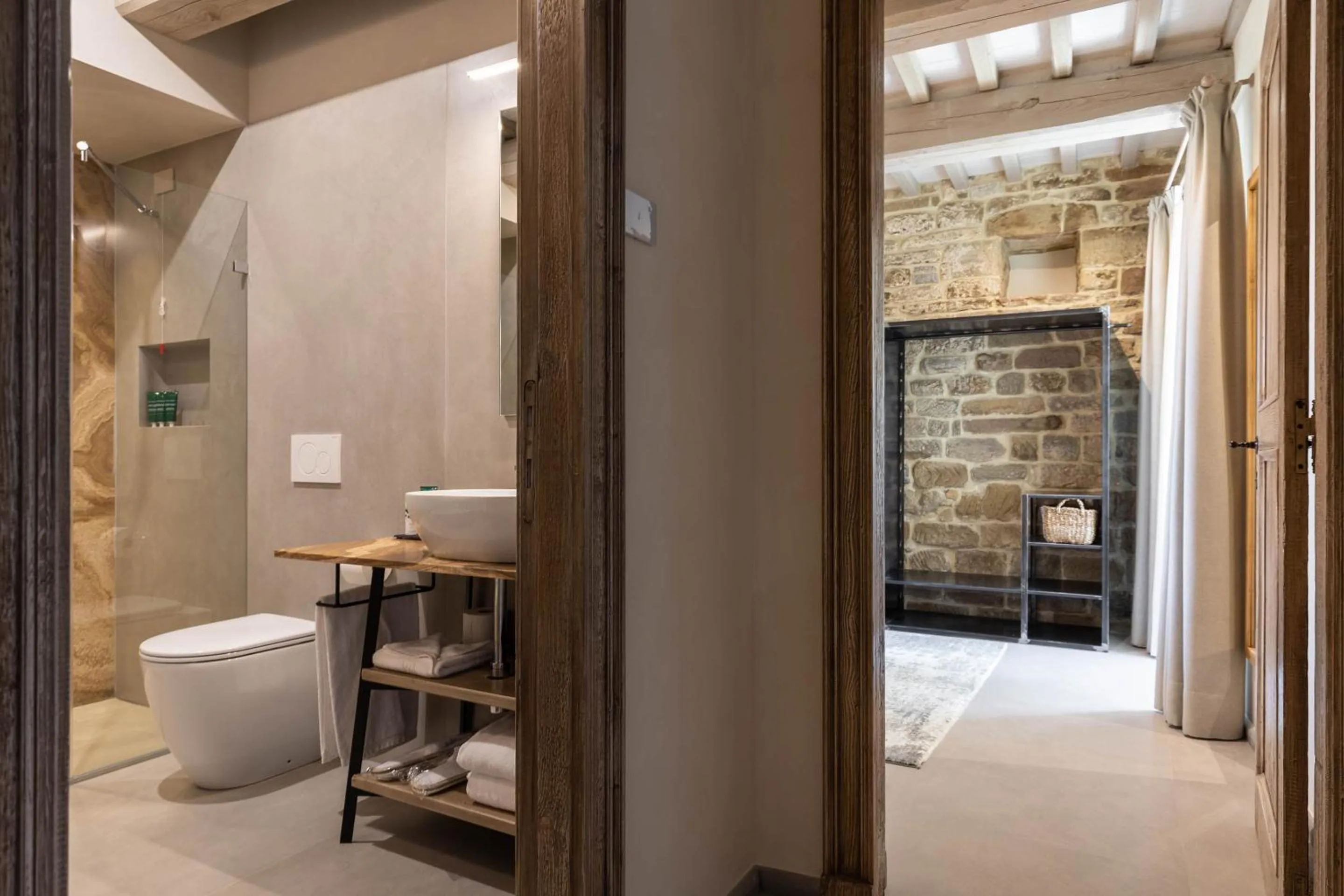 Shower in I Borghi dell'Eremo