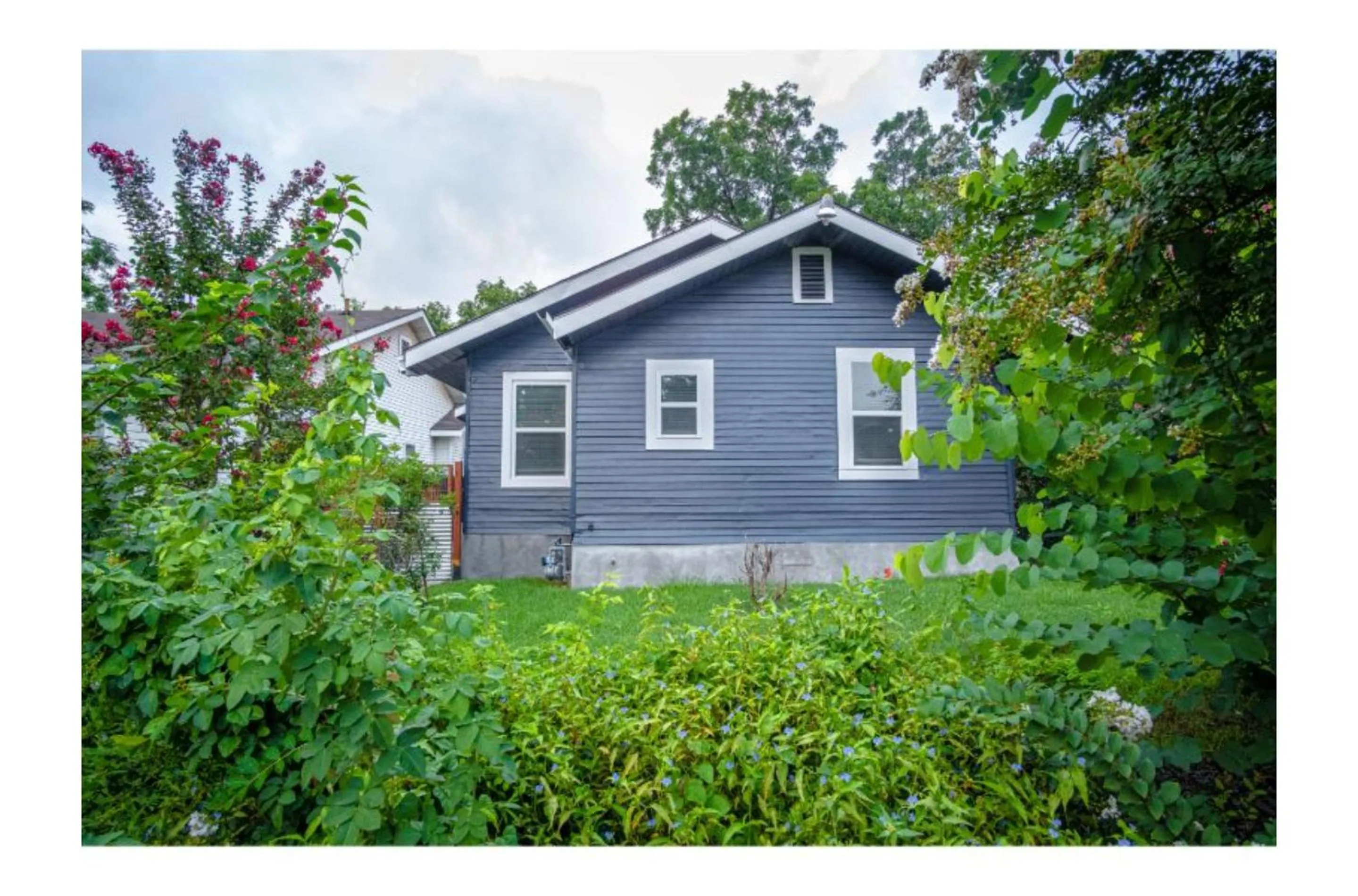 Property building in Remodeled Modern 1BR1BA Apt Near Downtown, 5min Pearl