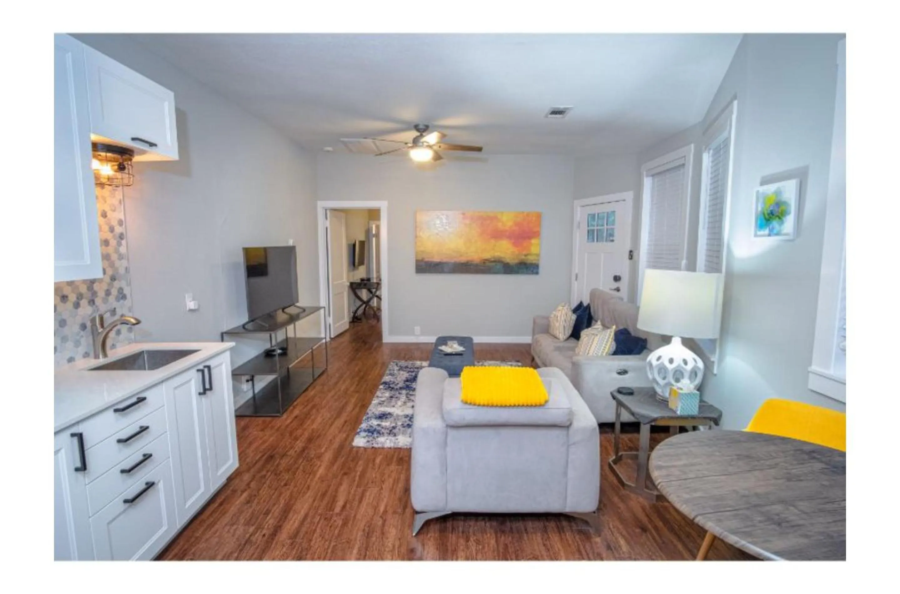 Kitchen or kitchenette in Remodeled Modern 1BR1BA Apt Near Downtown, 5min Pearl