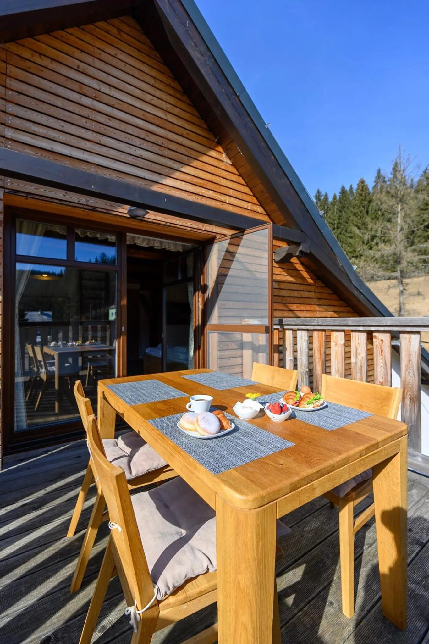 Day in Apartmány Mezivodí