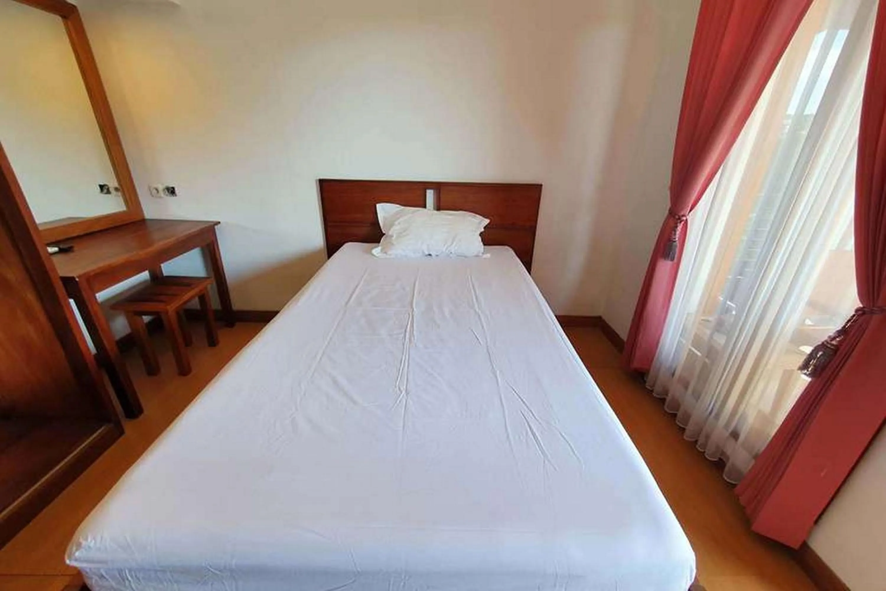 Rumah Eyang Tardjo Syariah Mitra RedDoorz