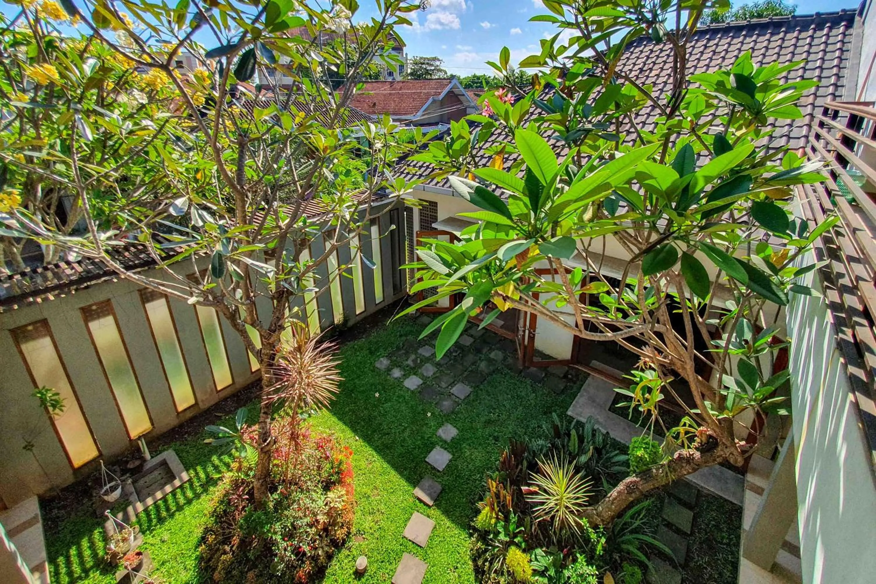 Rumah Eyang Tardjo Syariah Mitra RedDoorz
