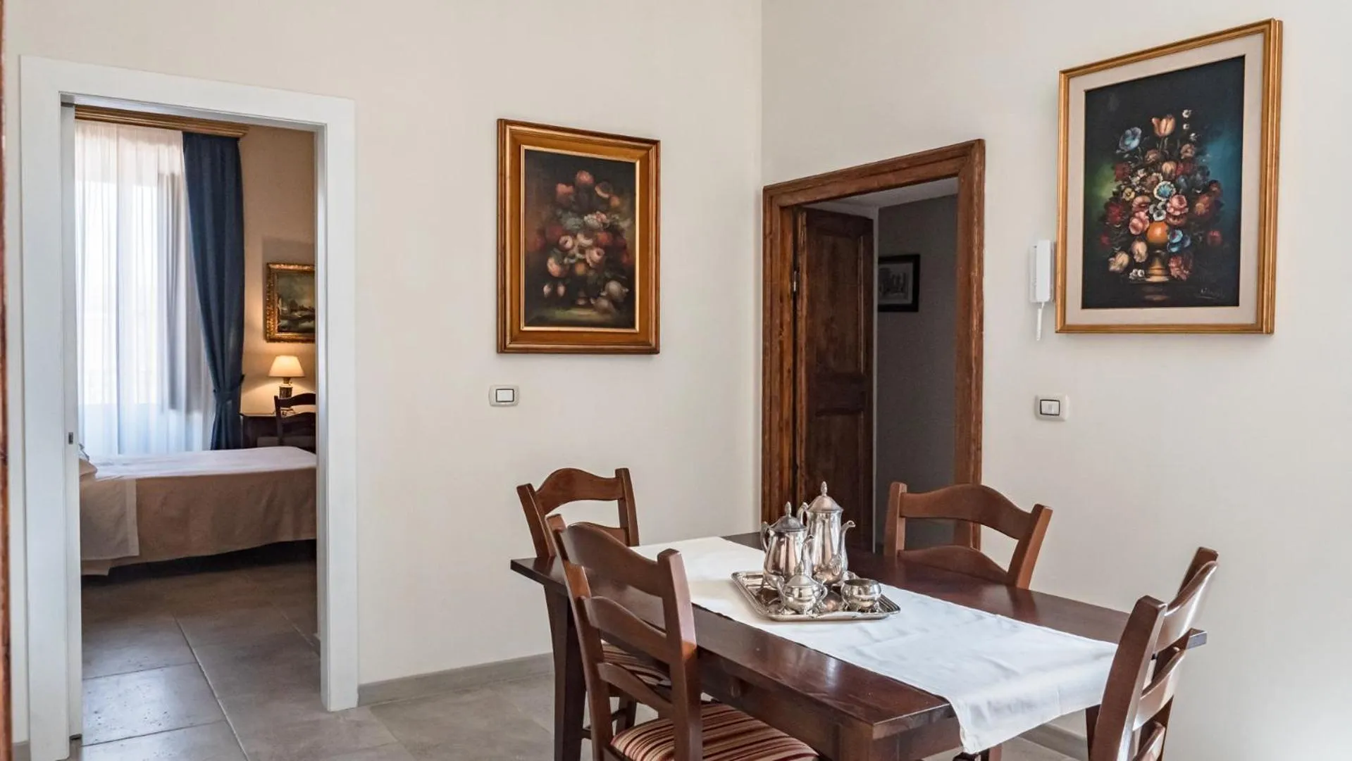 Dining area in Palazzo dei Pavoni, Relais di Charme