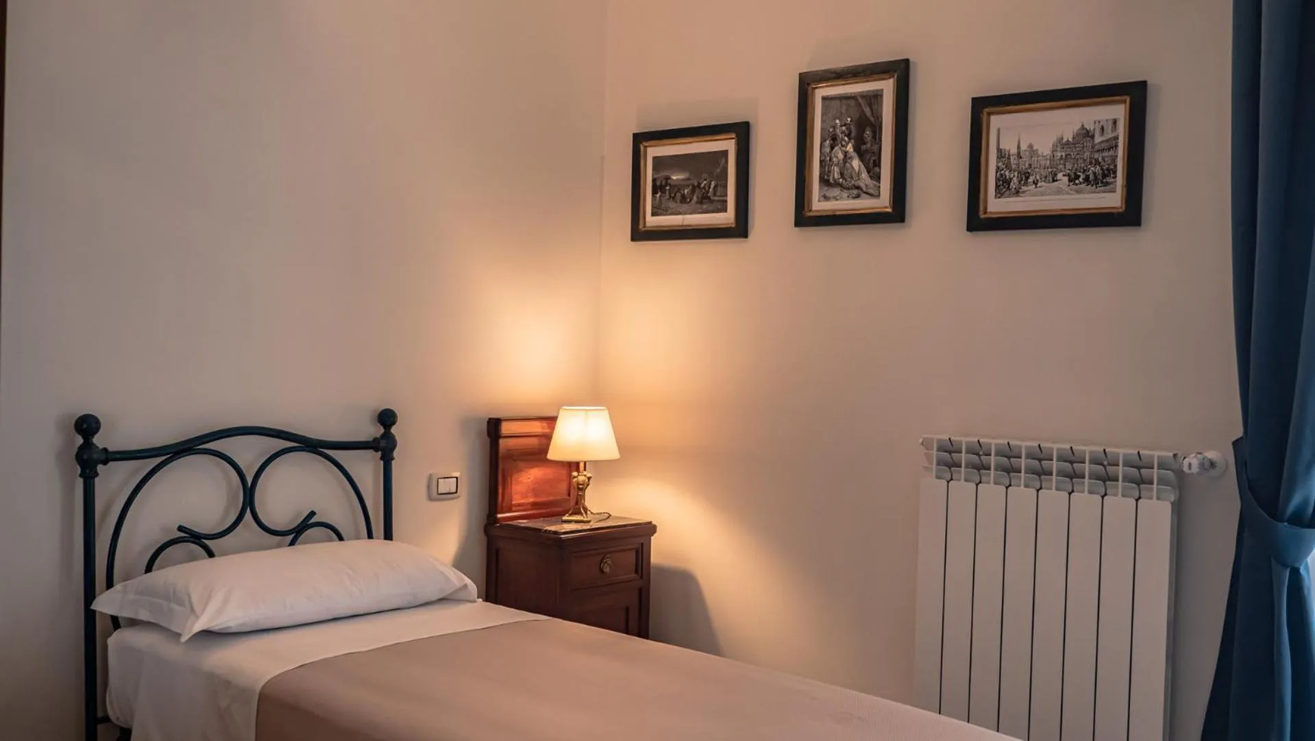 Bedroom, Bed in Palazzo dei Pavoni, Relais di Charme