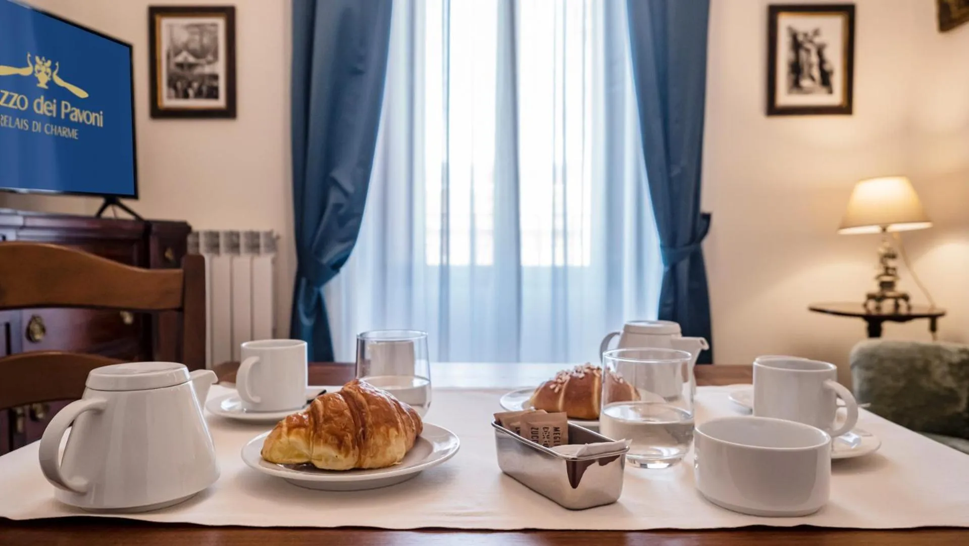 Breakfast in Palazzo dei Pavoni, Relais di Charme