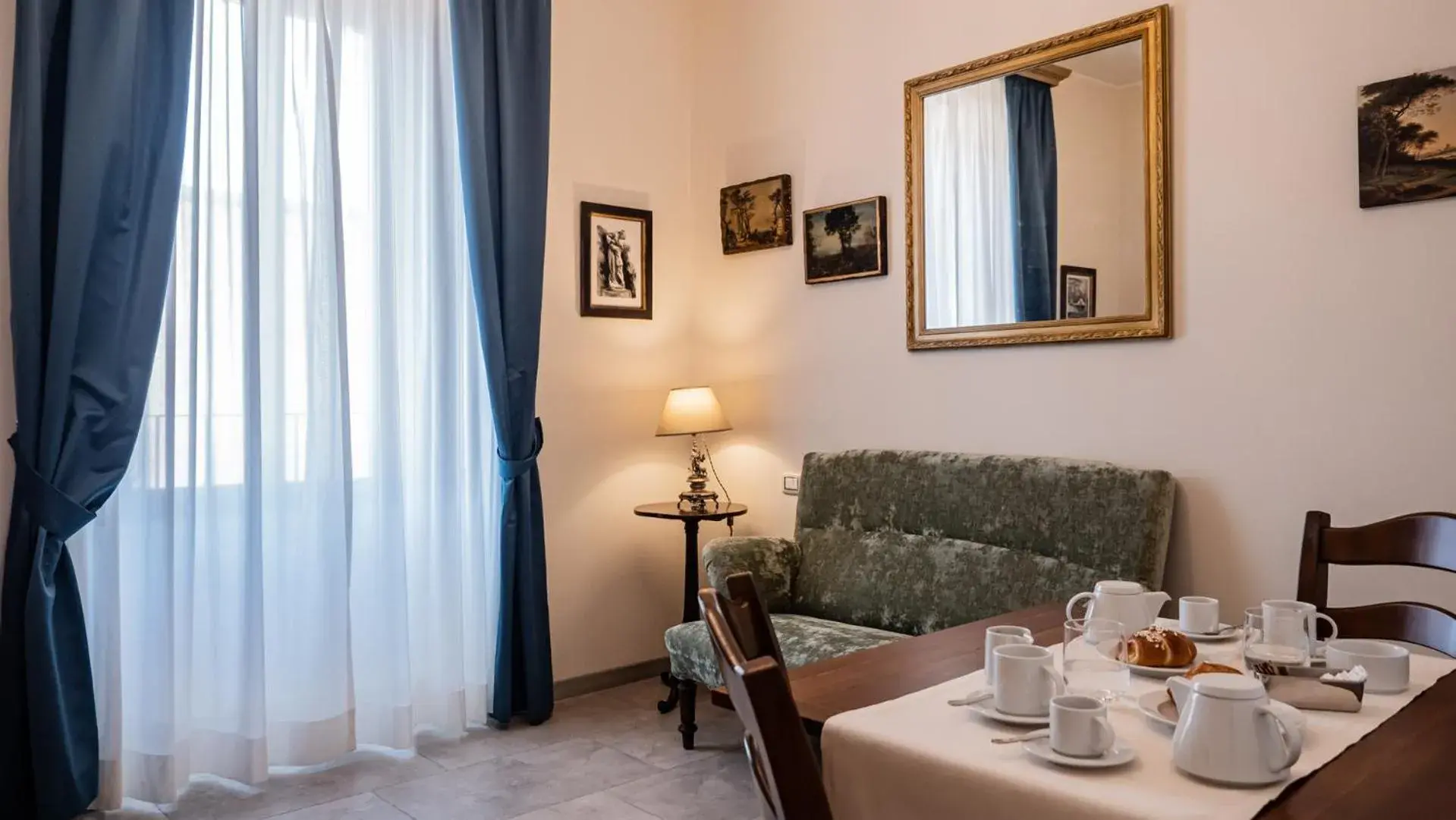 Suite - single occupancy in Palazzo dei Pavoni, Relais di Charme Suite - single occupancy in Palazzo dei Pavoni, Relais di Charme