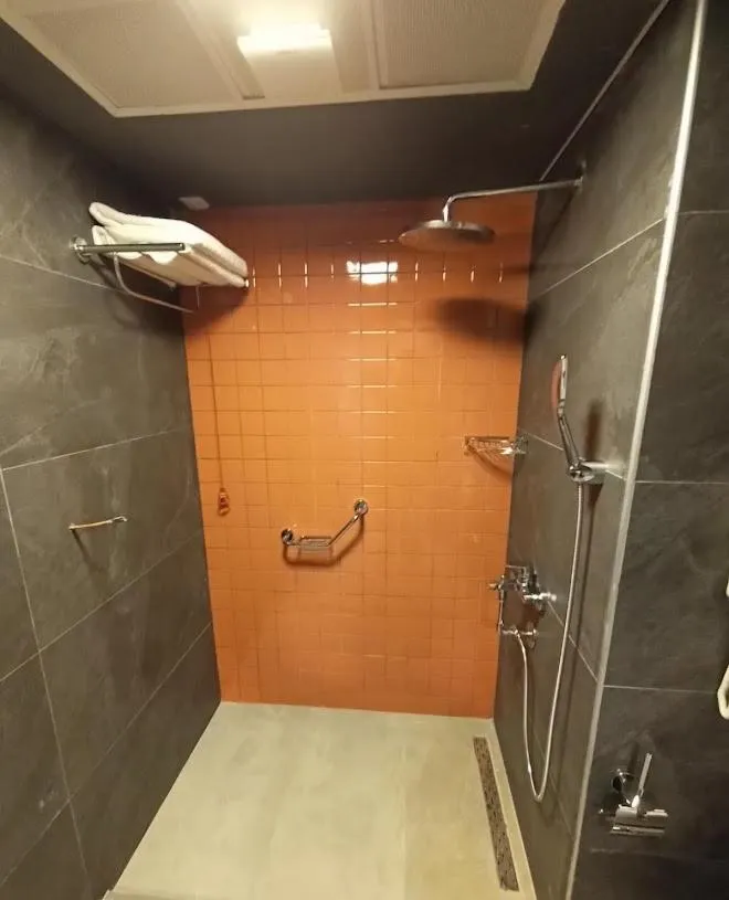 Bathroom in Days Hotel by Wyndham Ankara Cankaya
