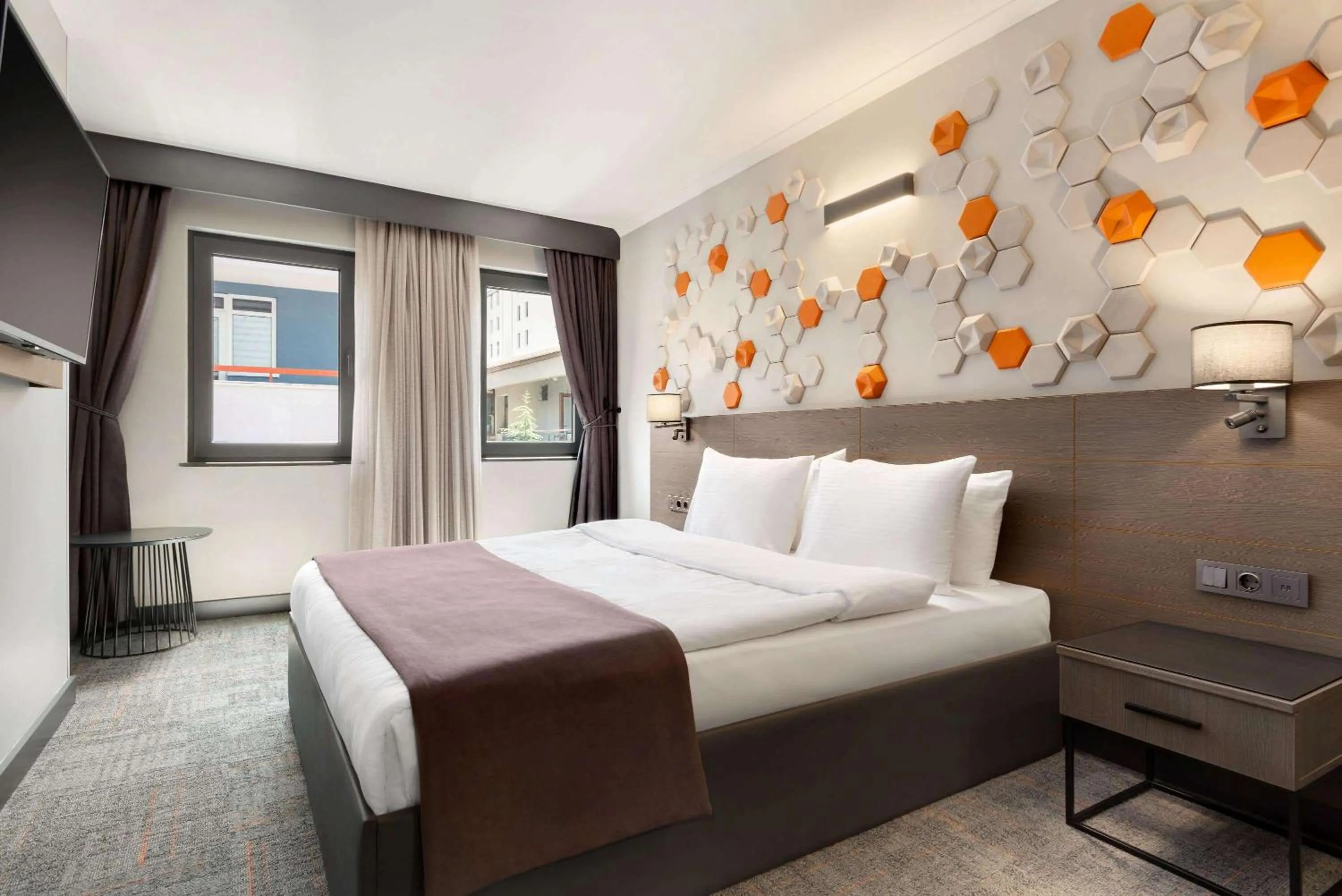 Photo of the whole room, Bed in Days Hotel by Wyndham Ankara Cankaya