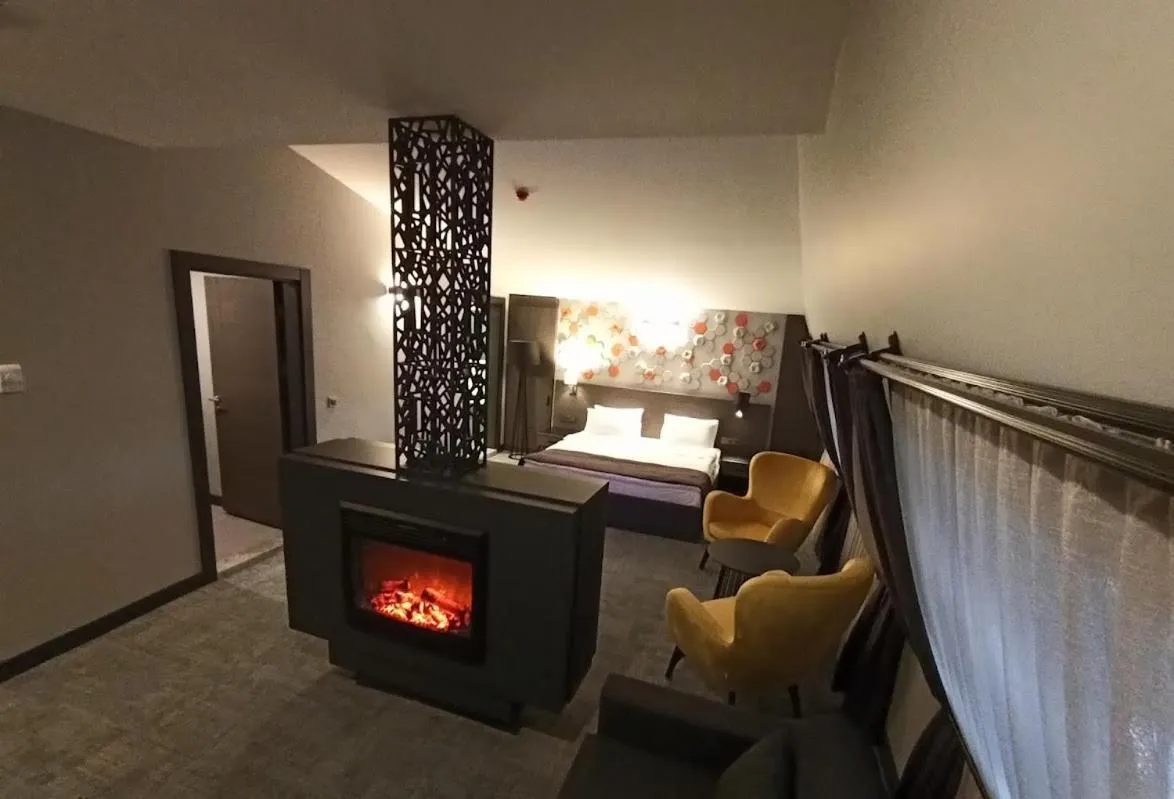 Seating area in Days Hotel by Wyndham Ankara Cankaya