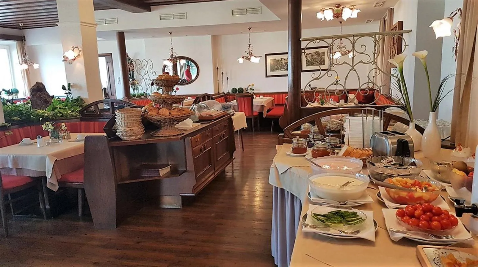 Buffet breakfast in Aldranser Hof