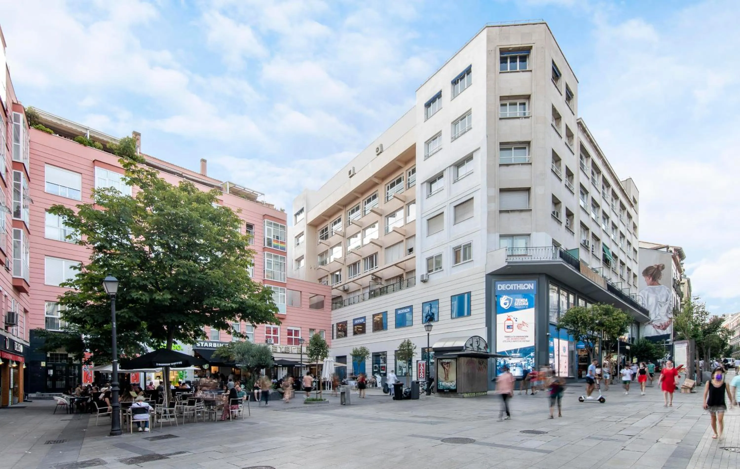 Property building in Bob W Madrid Chueca
