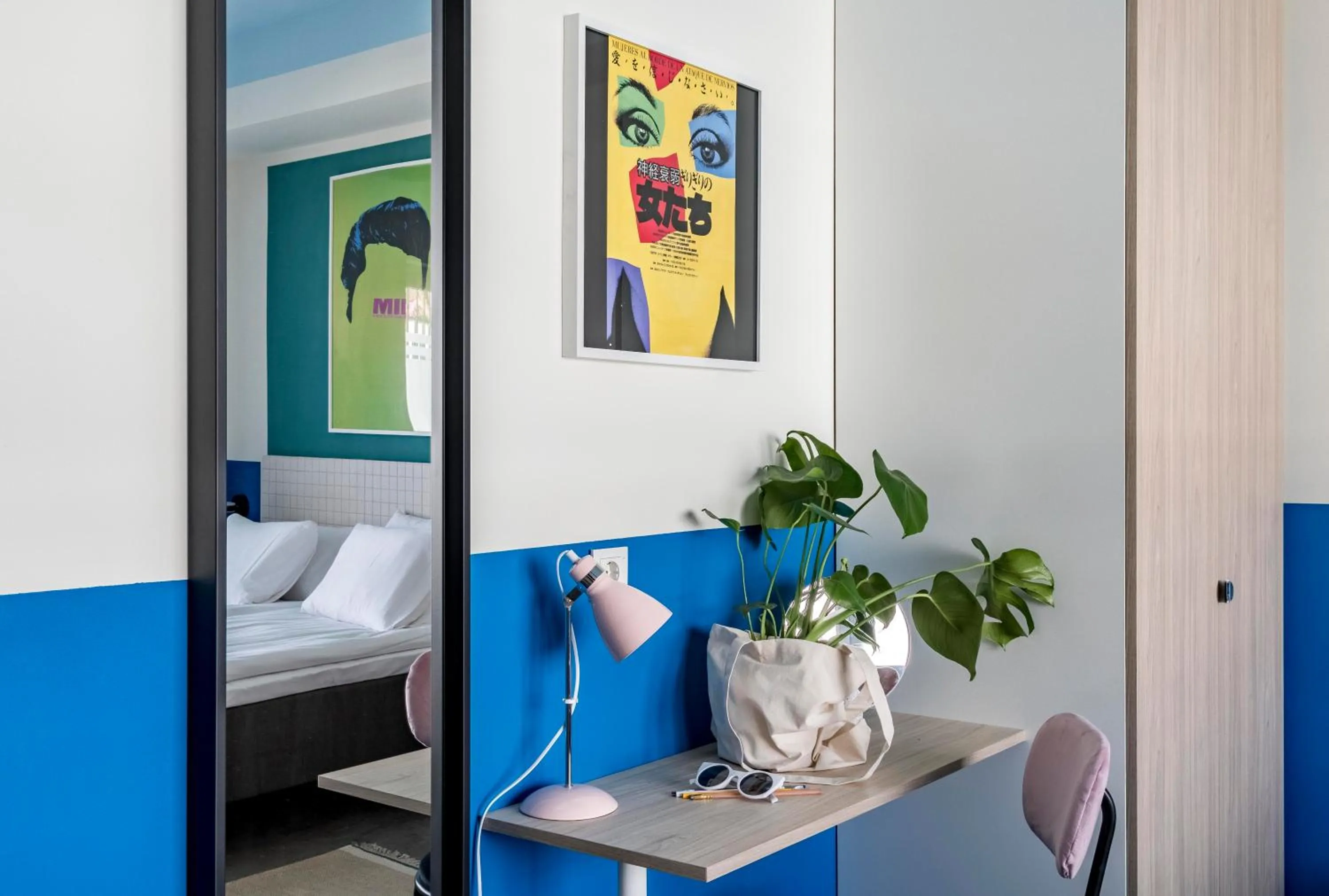 Living room, Bed in Bob W Madrid Chueca