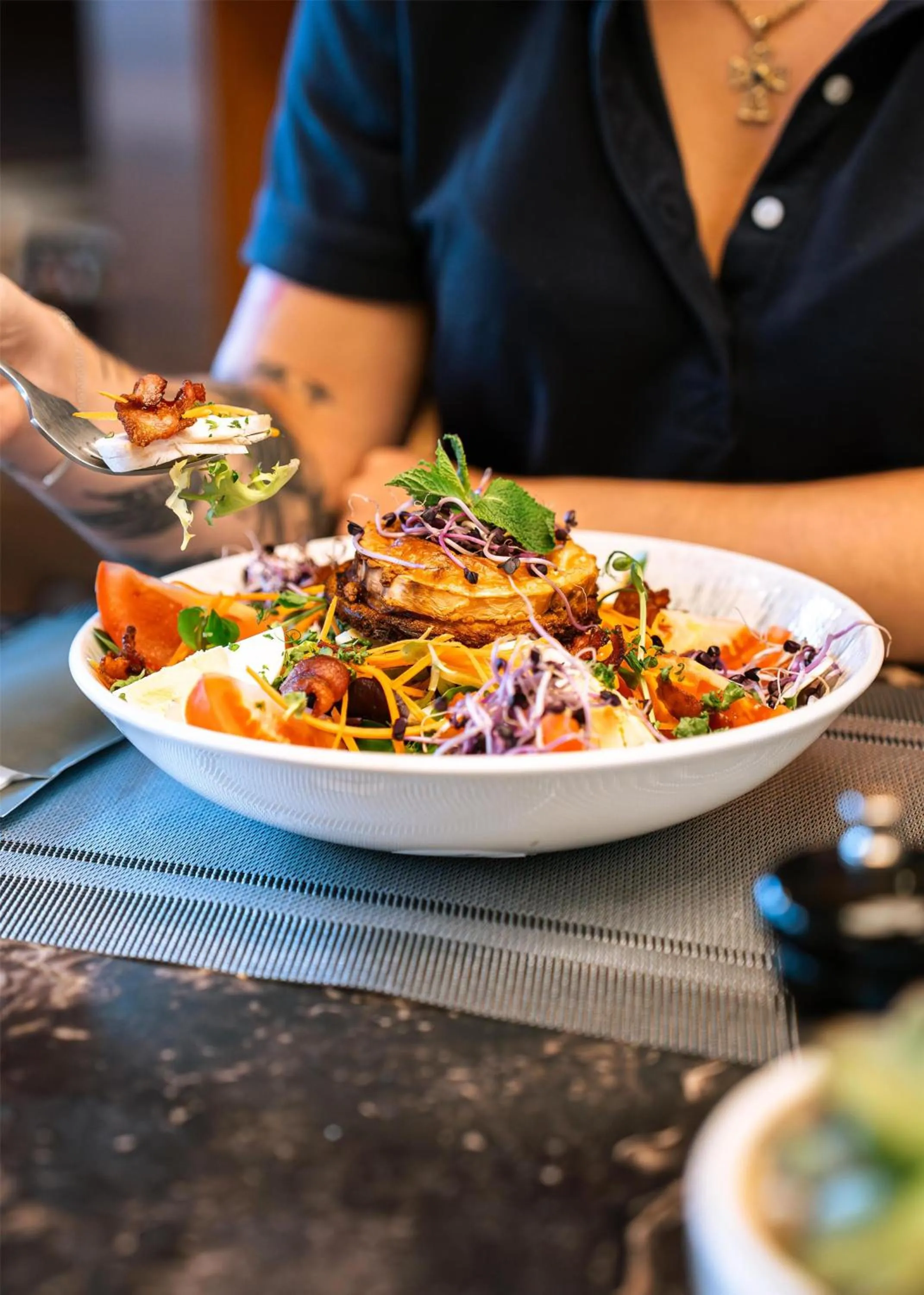 Food and drinks in Best Western Plus Le Conquerant Rouen Nord