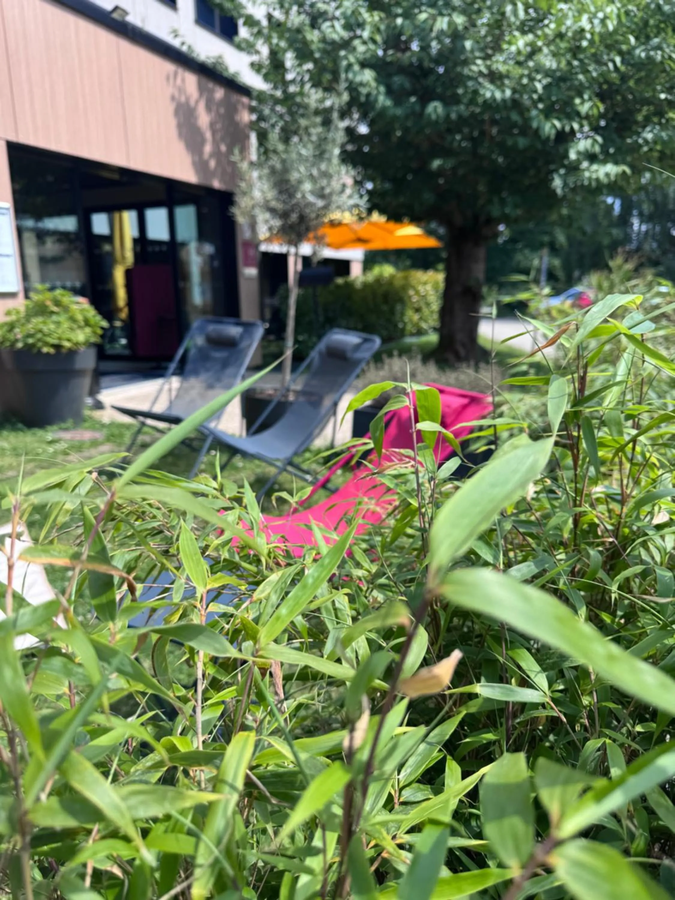 Garden in Best Western Plus Le Conquerant Rouen Nord