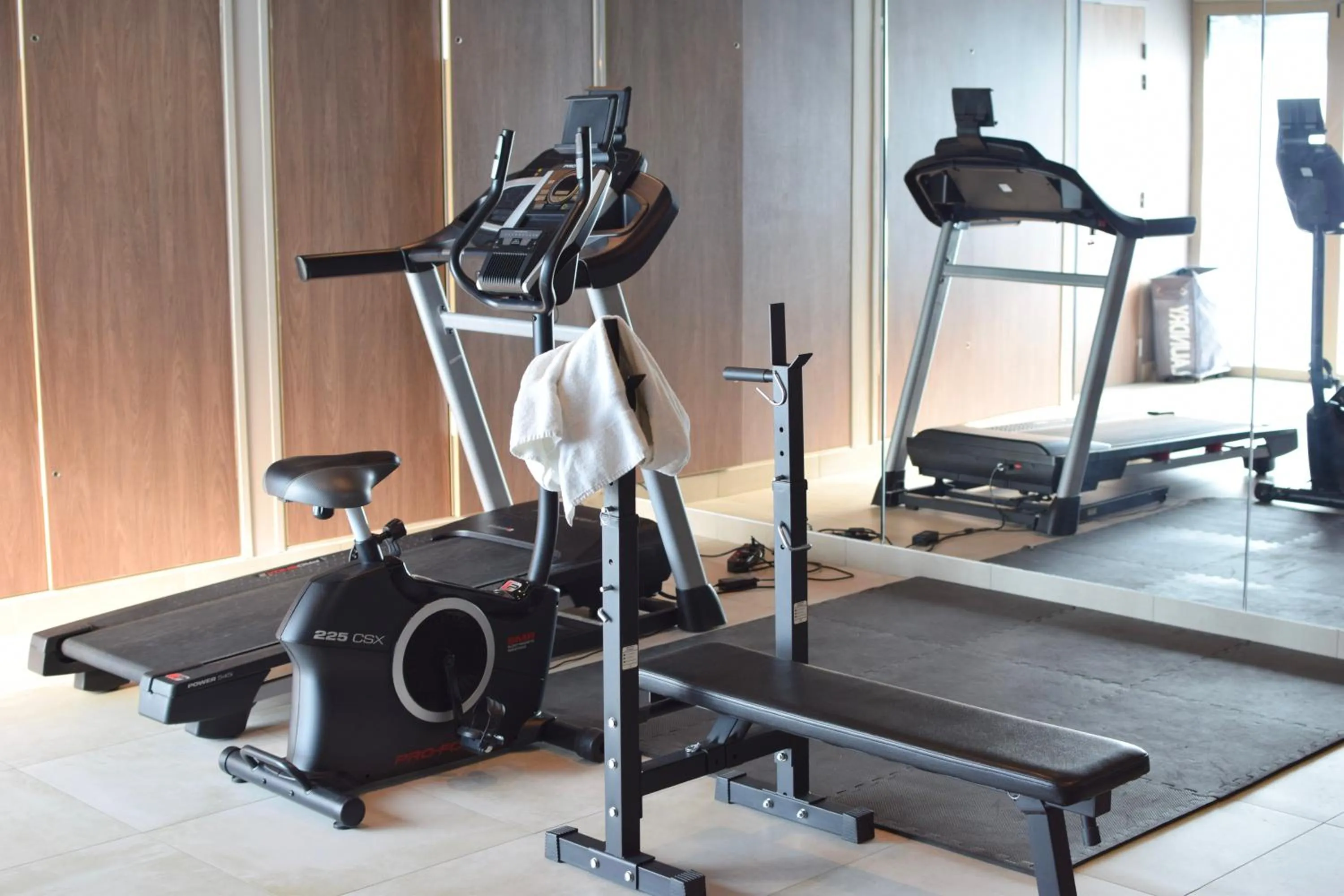 Fitness centre/facilities in Best Western Plus Le Conquerant Rouen Nord