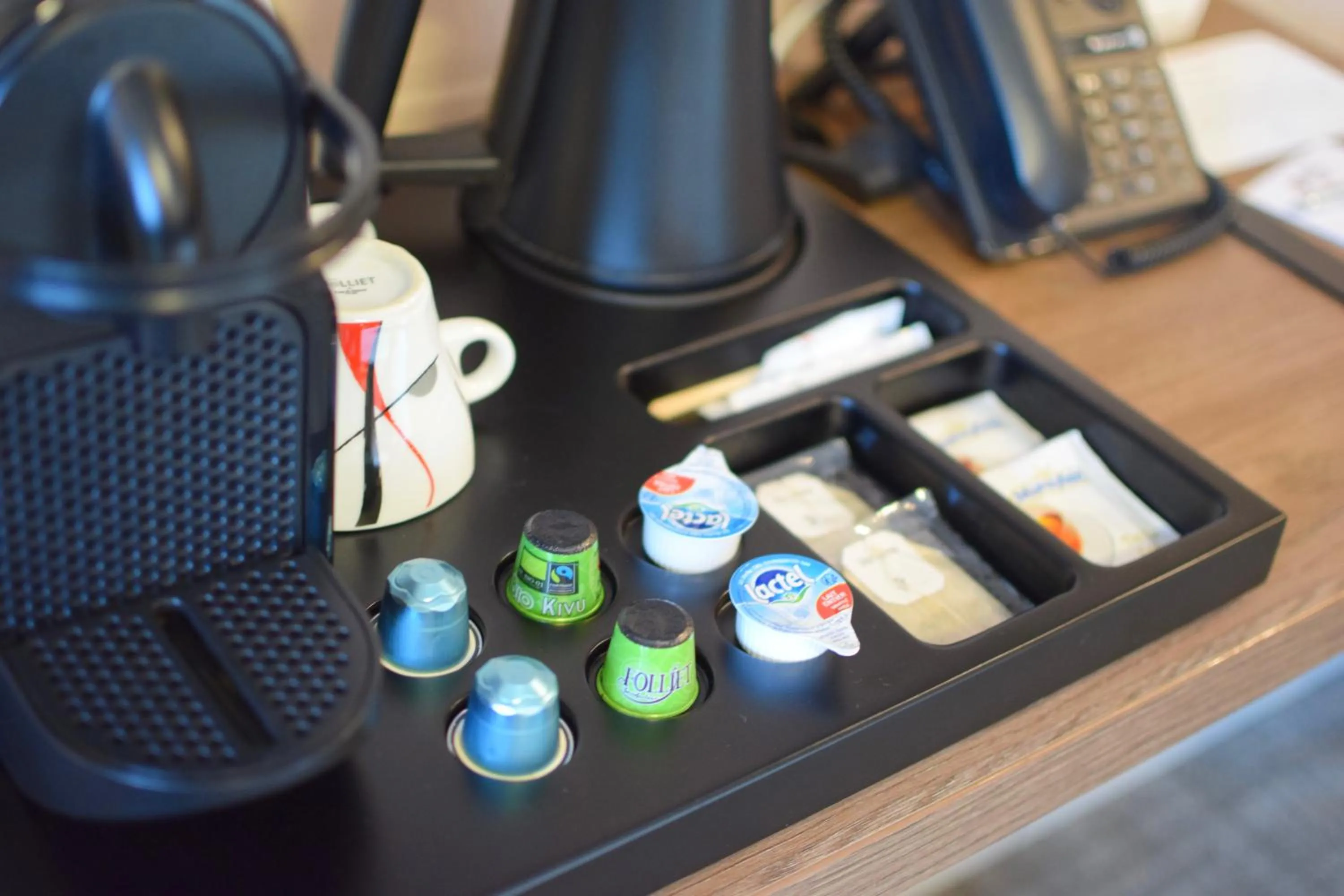 Coffee/tea facilities in Best Western Plus Le Conquerant Rouen Nord