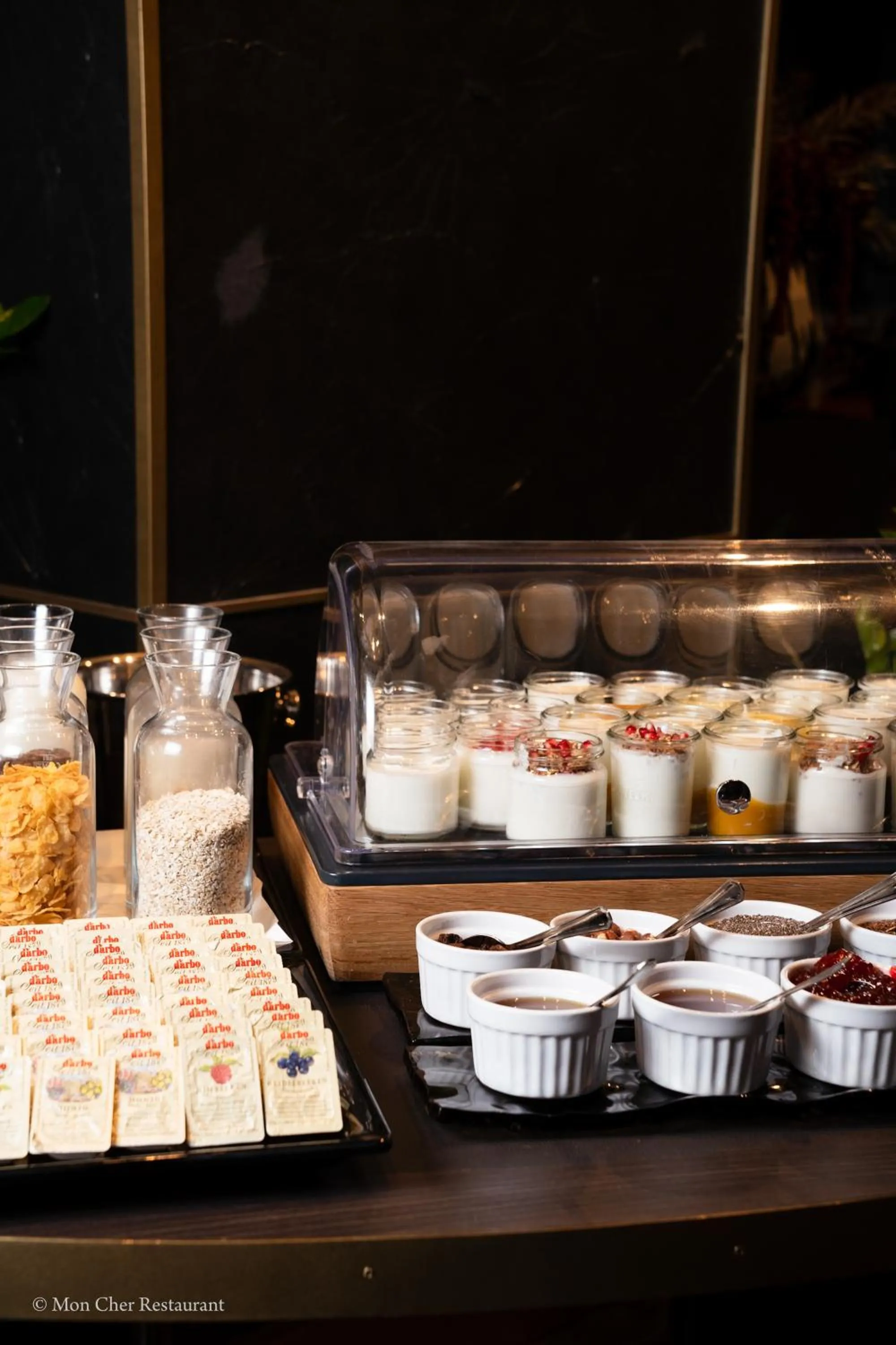 Restaurant/places to eat in O11 Boutique Hotel Vienna