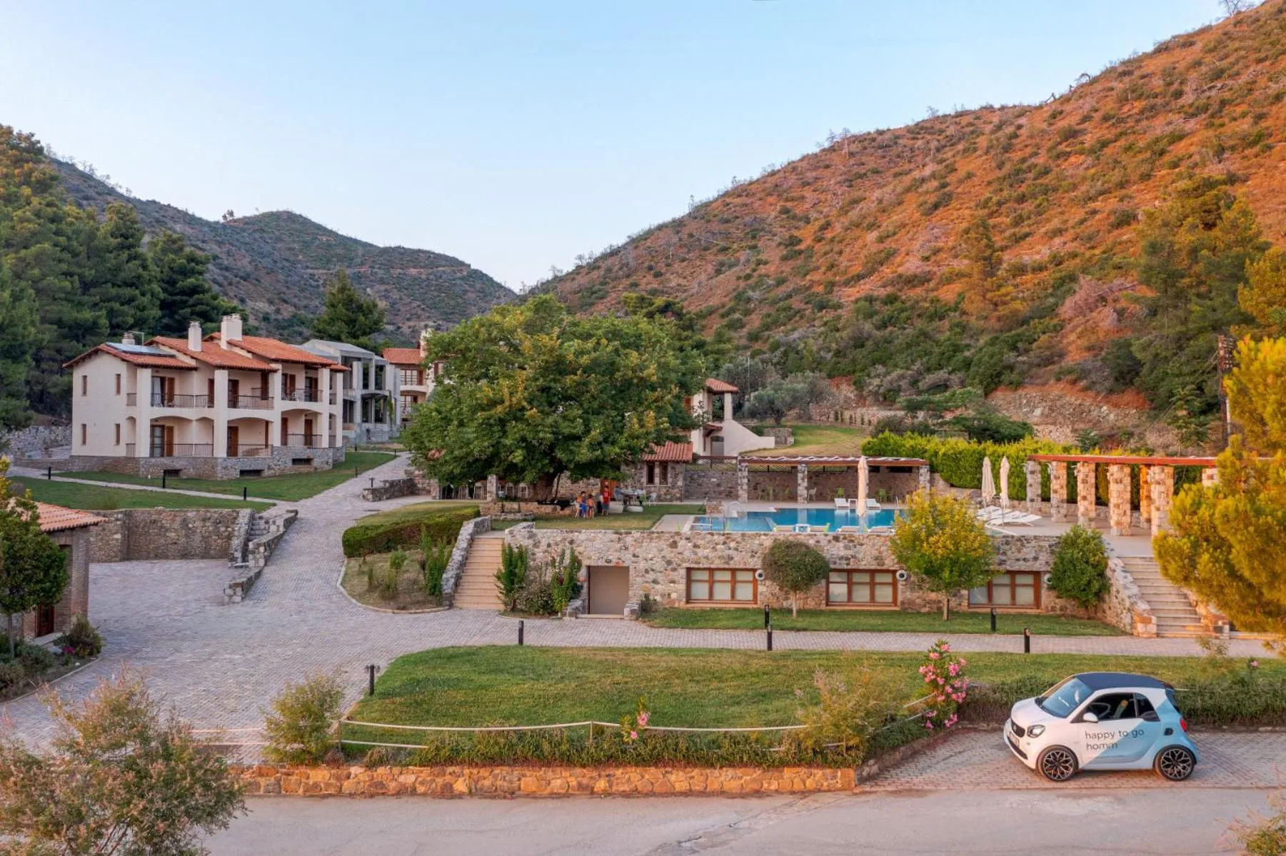 Property building in Kaminos Evia