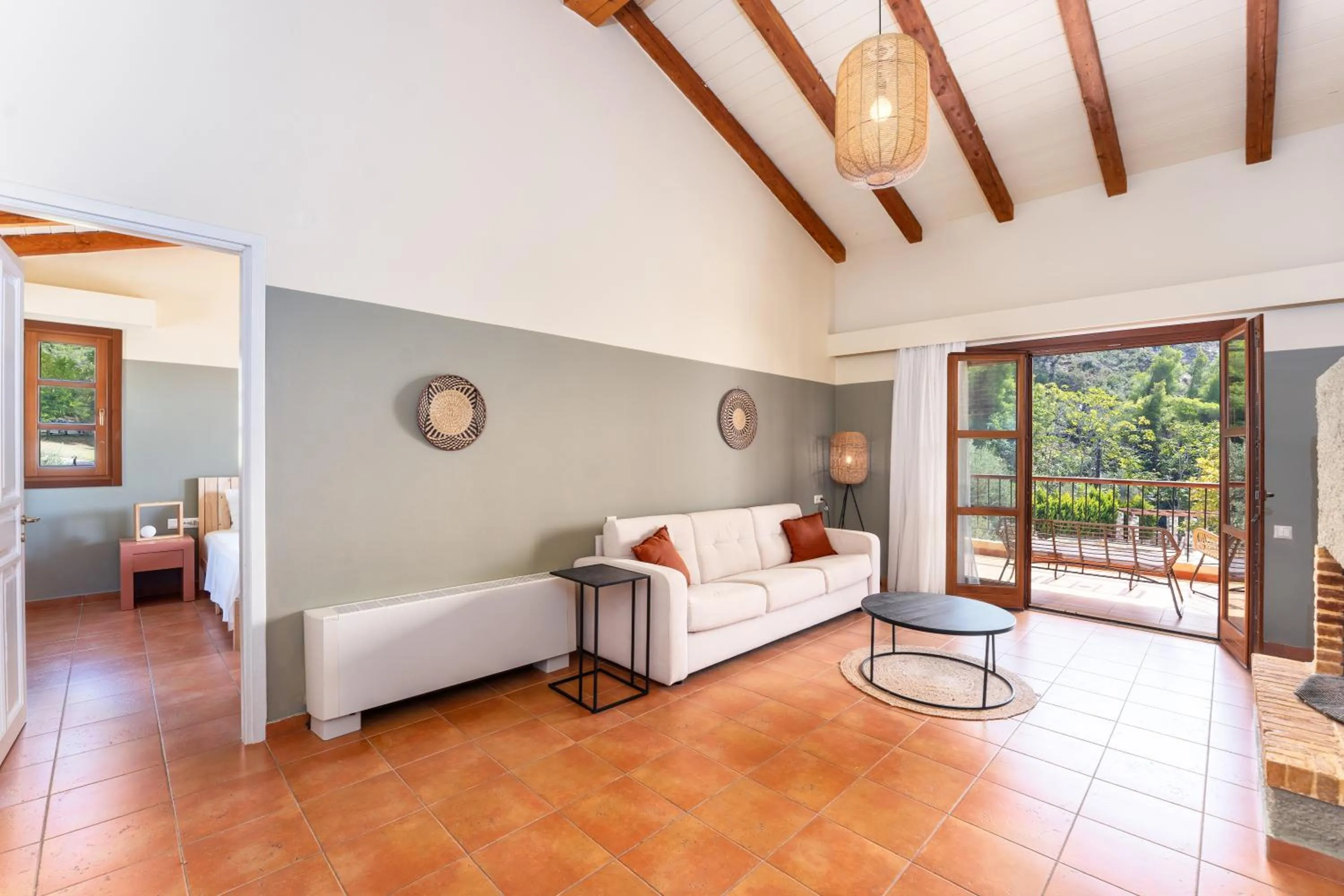 Photo of the whole room, Bed in Kaminos Evia