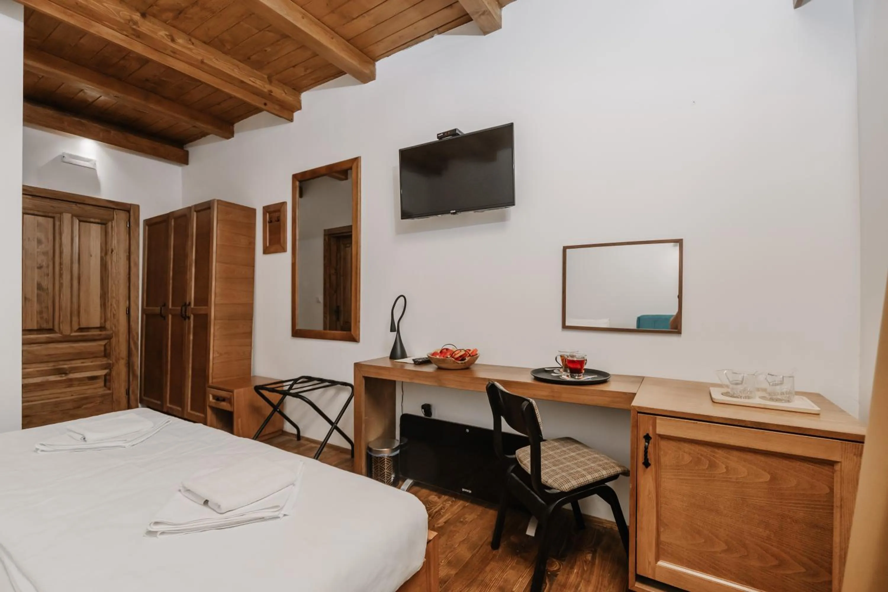 TV and multimedia in Hotel Porto Tara