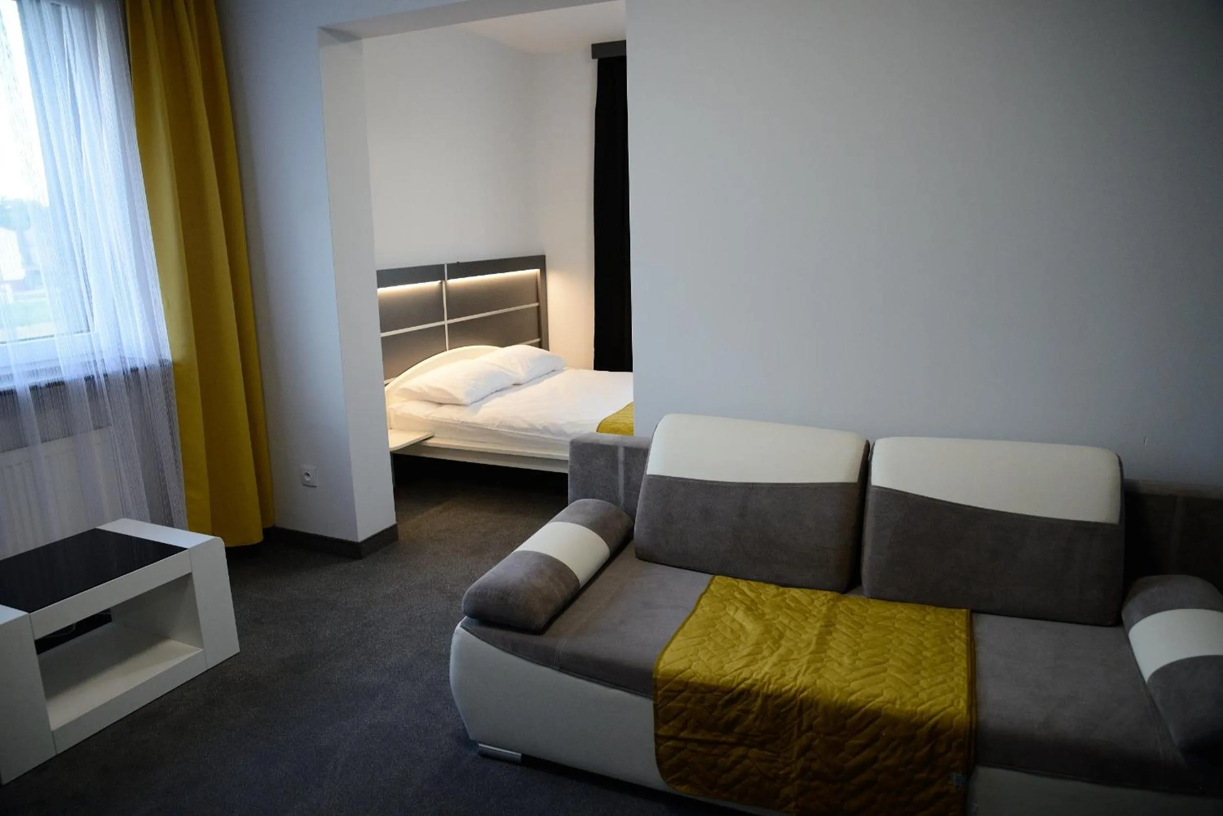 Photo of the whole room, Bed in HAVANA