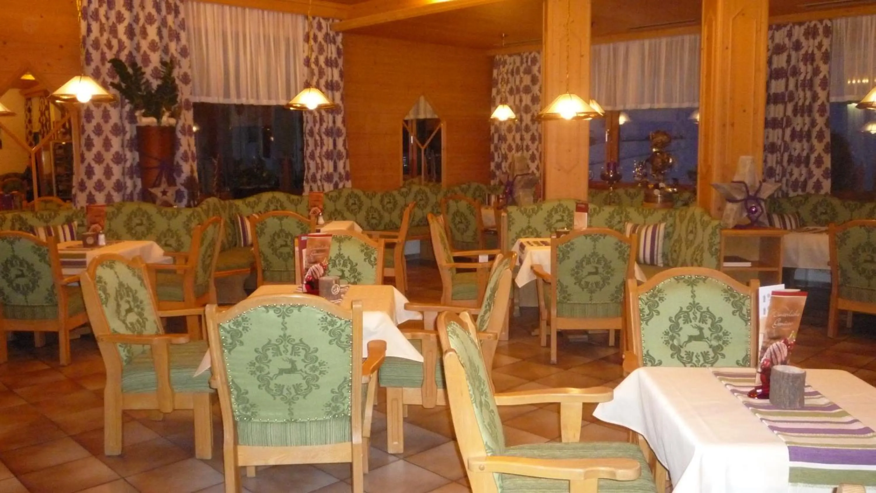 Restaurant/places to eat in Sporthotel Tirolerhof