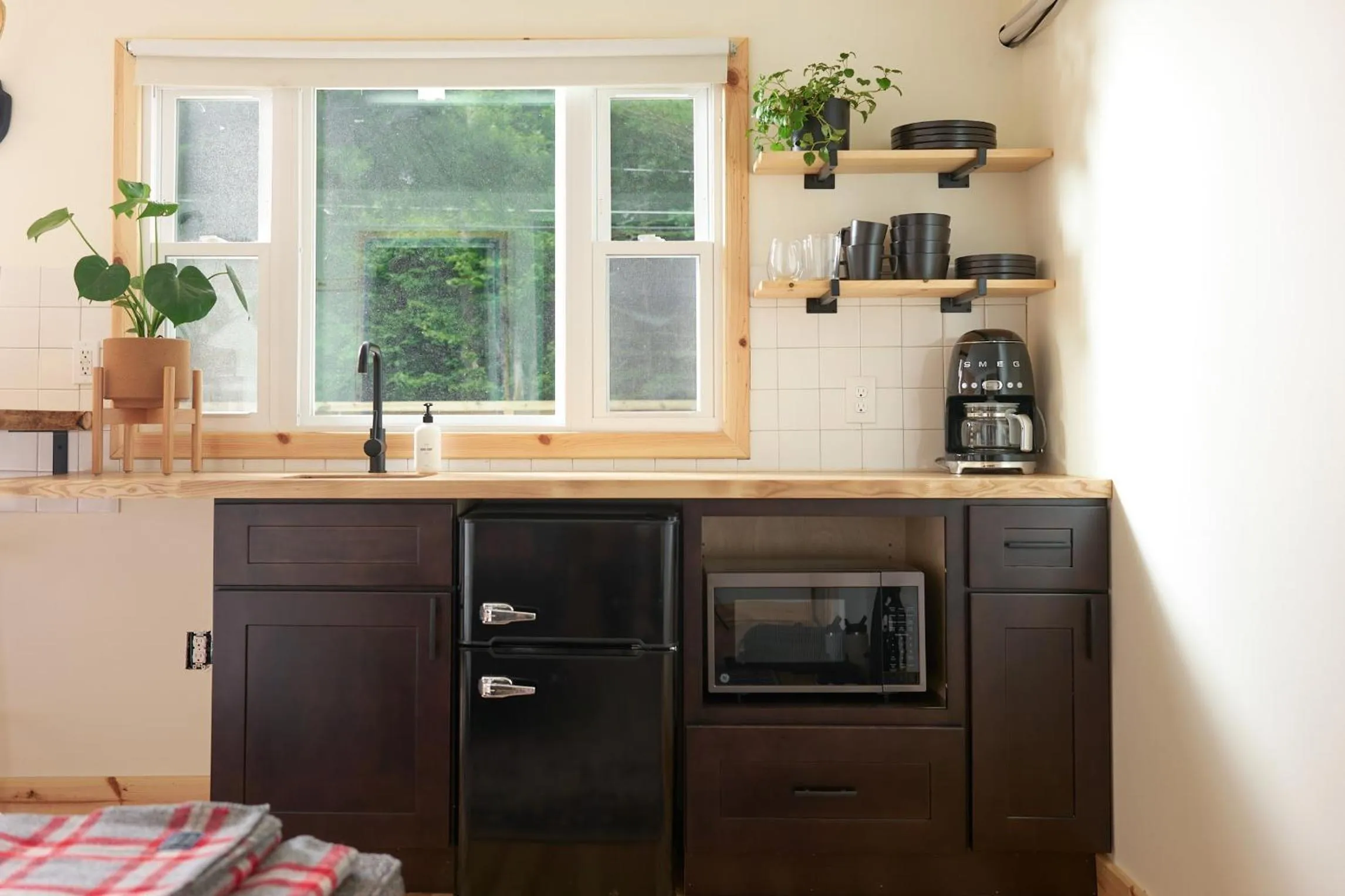 Coffee/tea facilities in The Rex