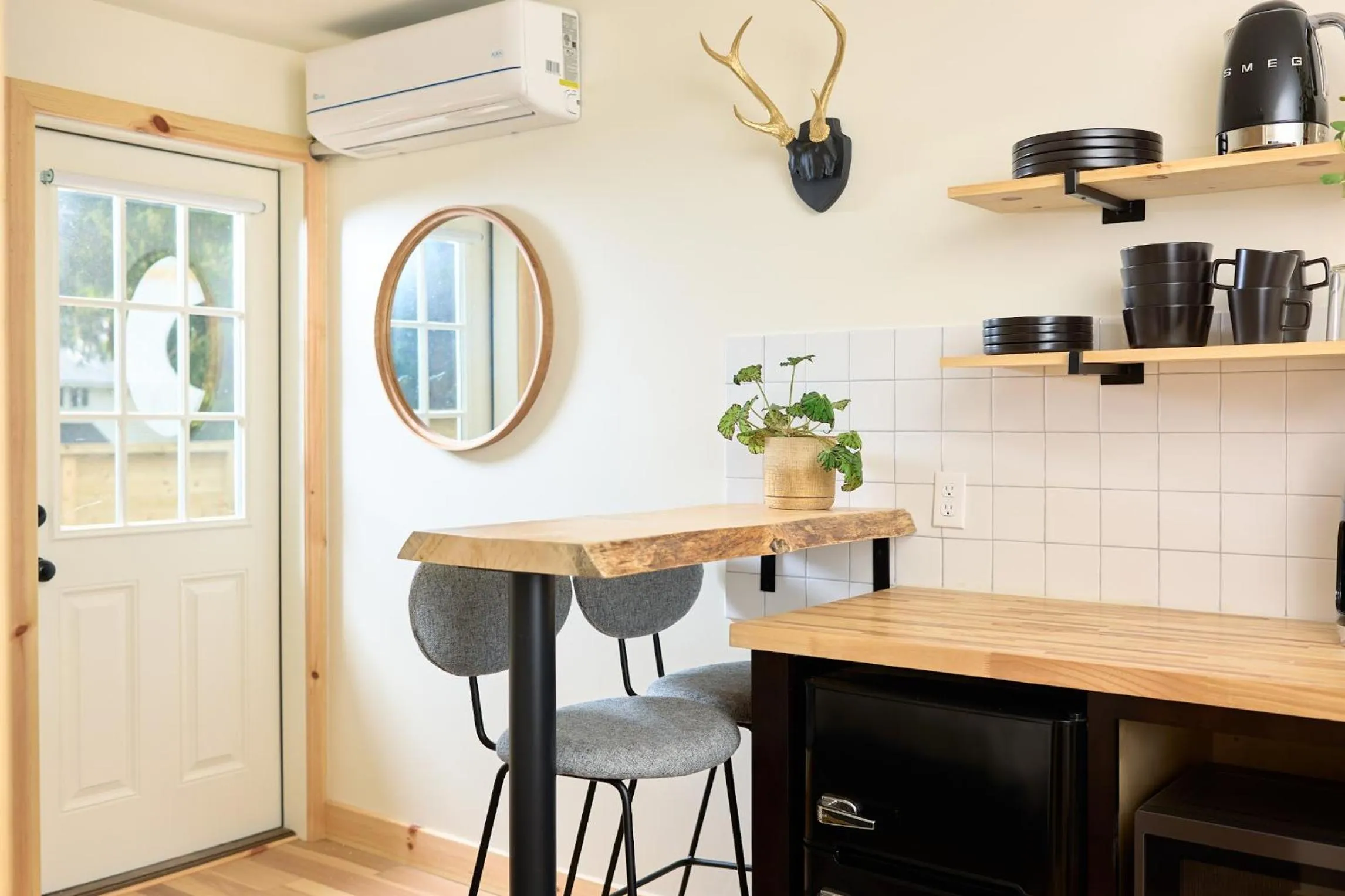 Kitchen or kitchenette in The Rex