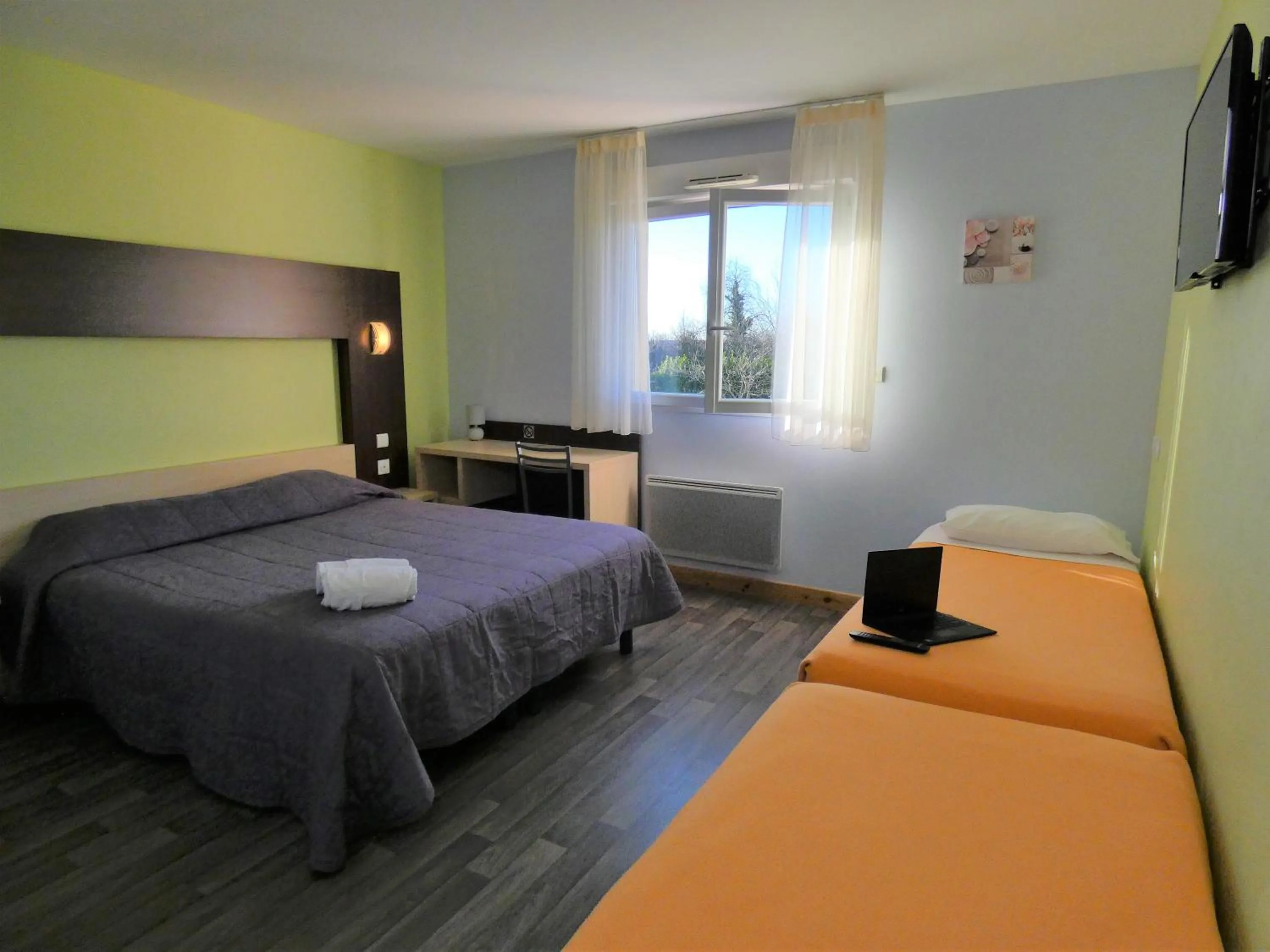 group of guests, Bed in Hôtel Azur Saint Junien Cit'Hotel