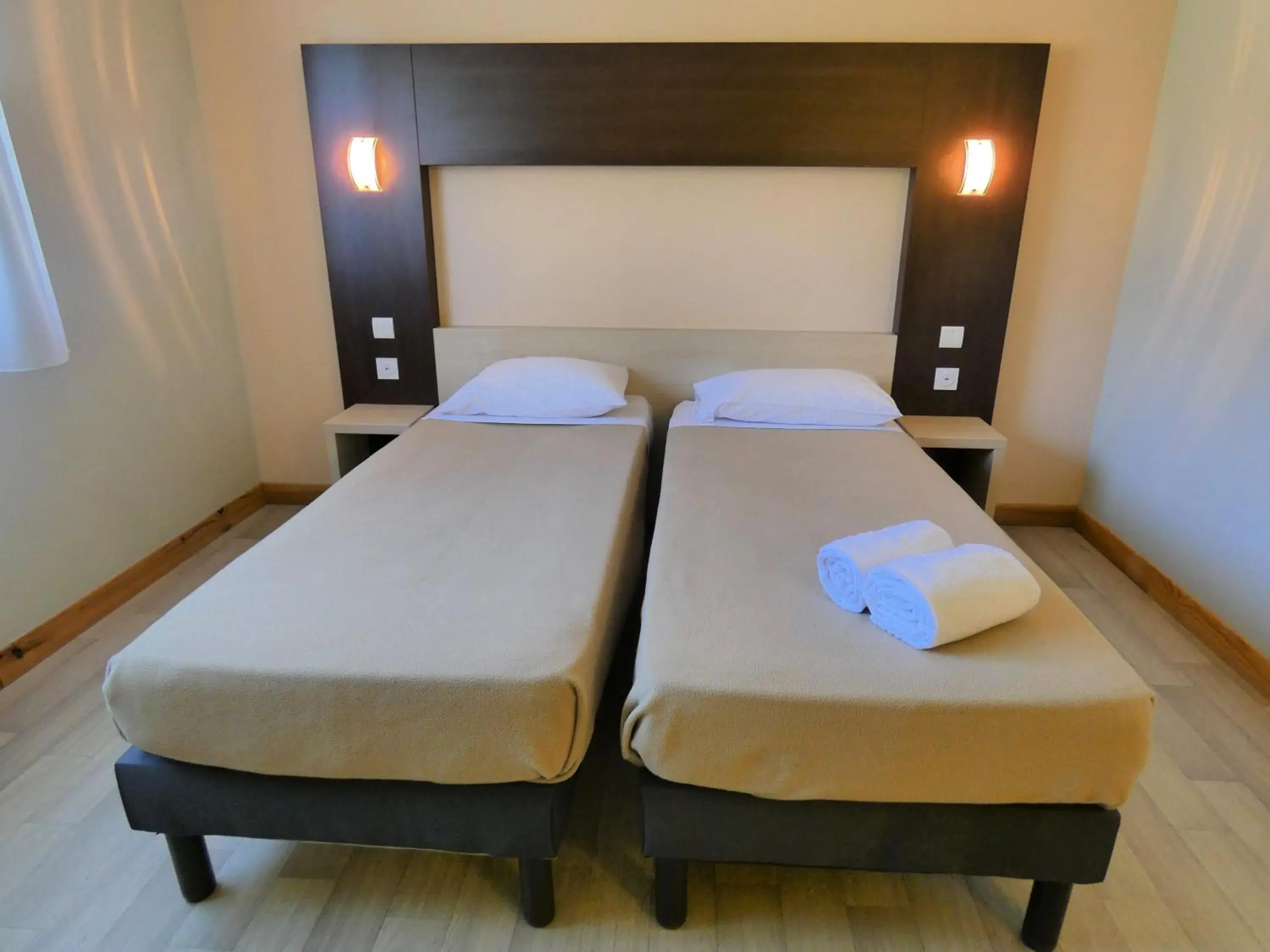 Twin Room in Hôtel Azur Saint Junien Cit'Hotel Twin Room in Hôtel Azur Saint Junien Cit'Hotel