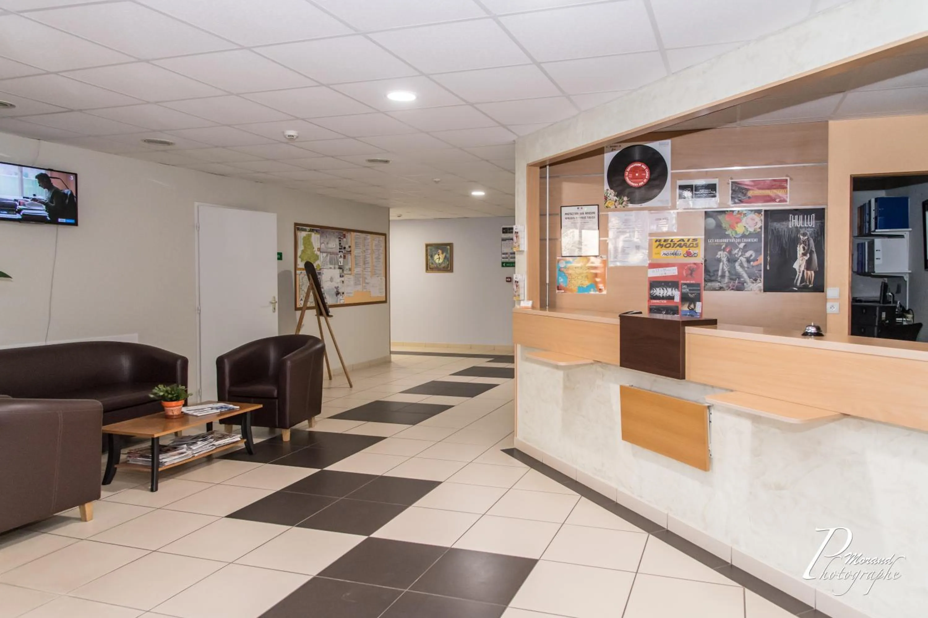 Lobby or reception in Hôtel Azur Saint Junien Cit'Hotel