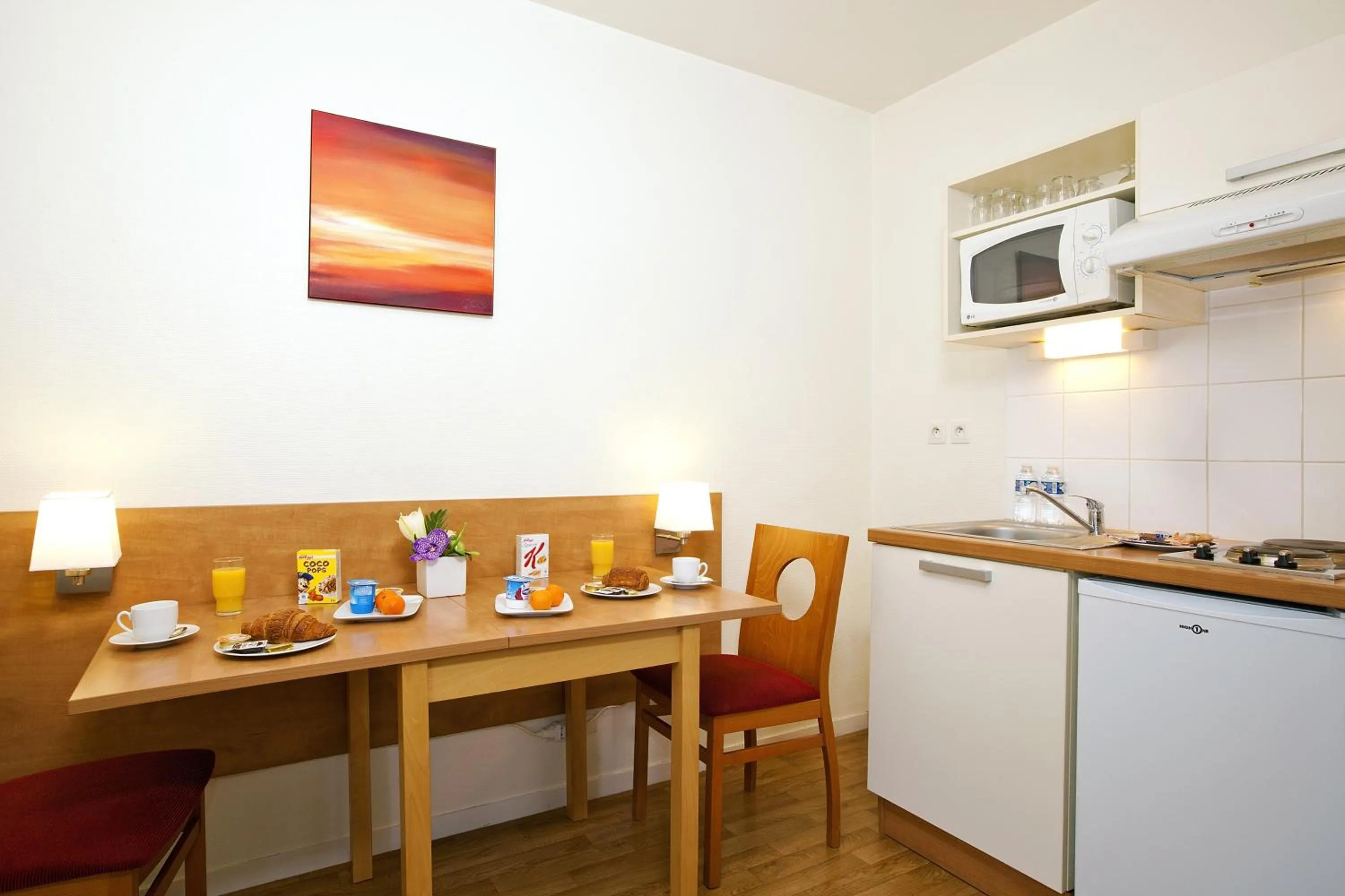 Dining area in Séjours & Affaires Rennes Villa Camilla