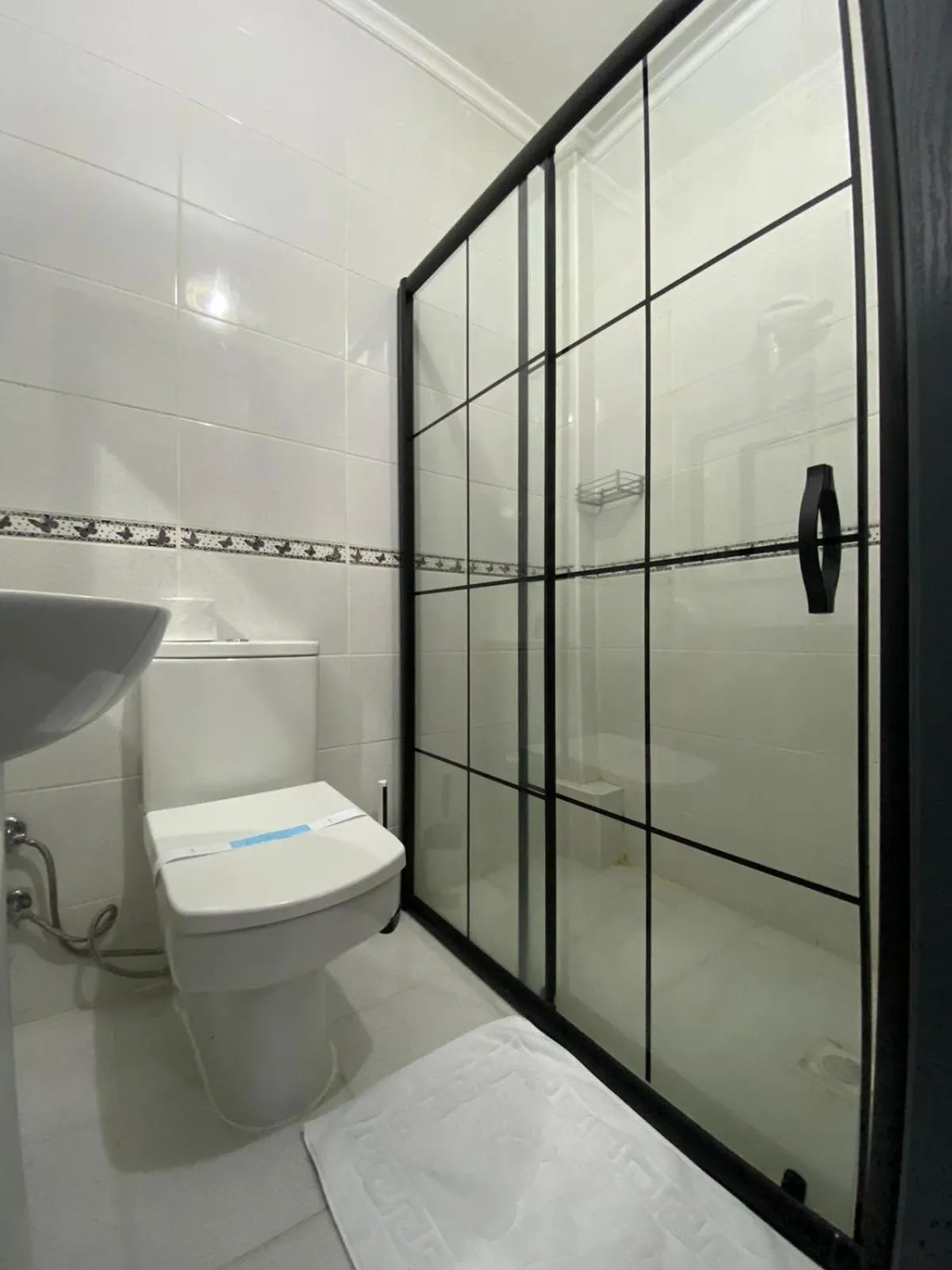 Bathroom in Özdemir Otel