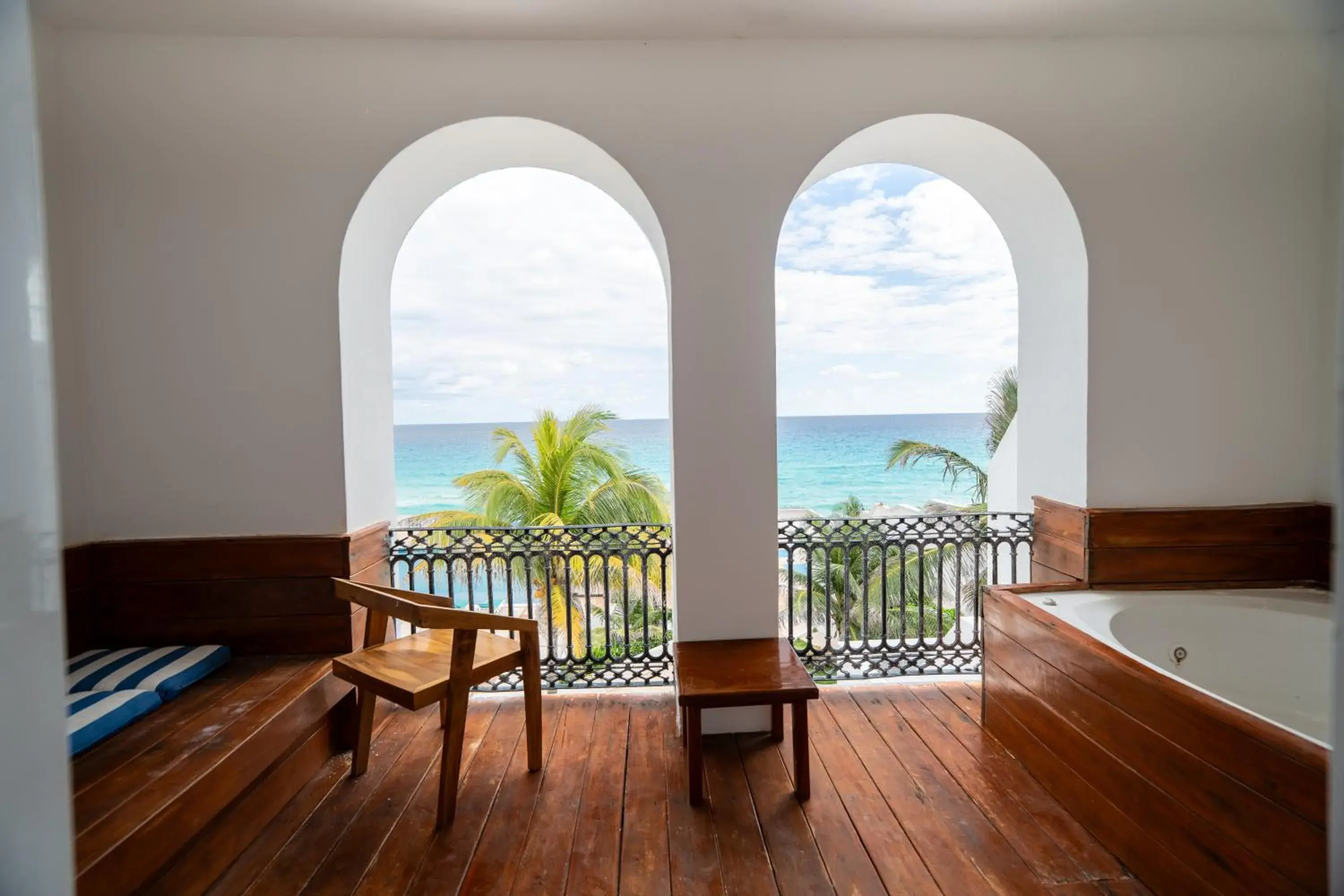 Double Room with Sea View in Hotel y Museo Casa Turquesa Double Room with Sea View in Hotel y Museo Casa Turquesa