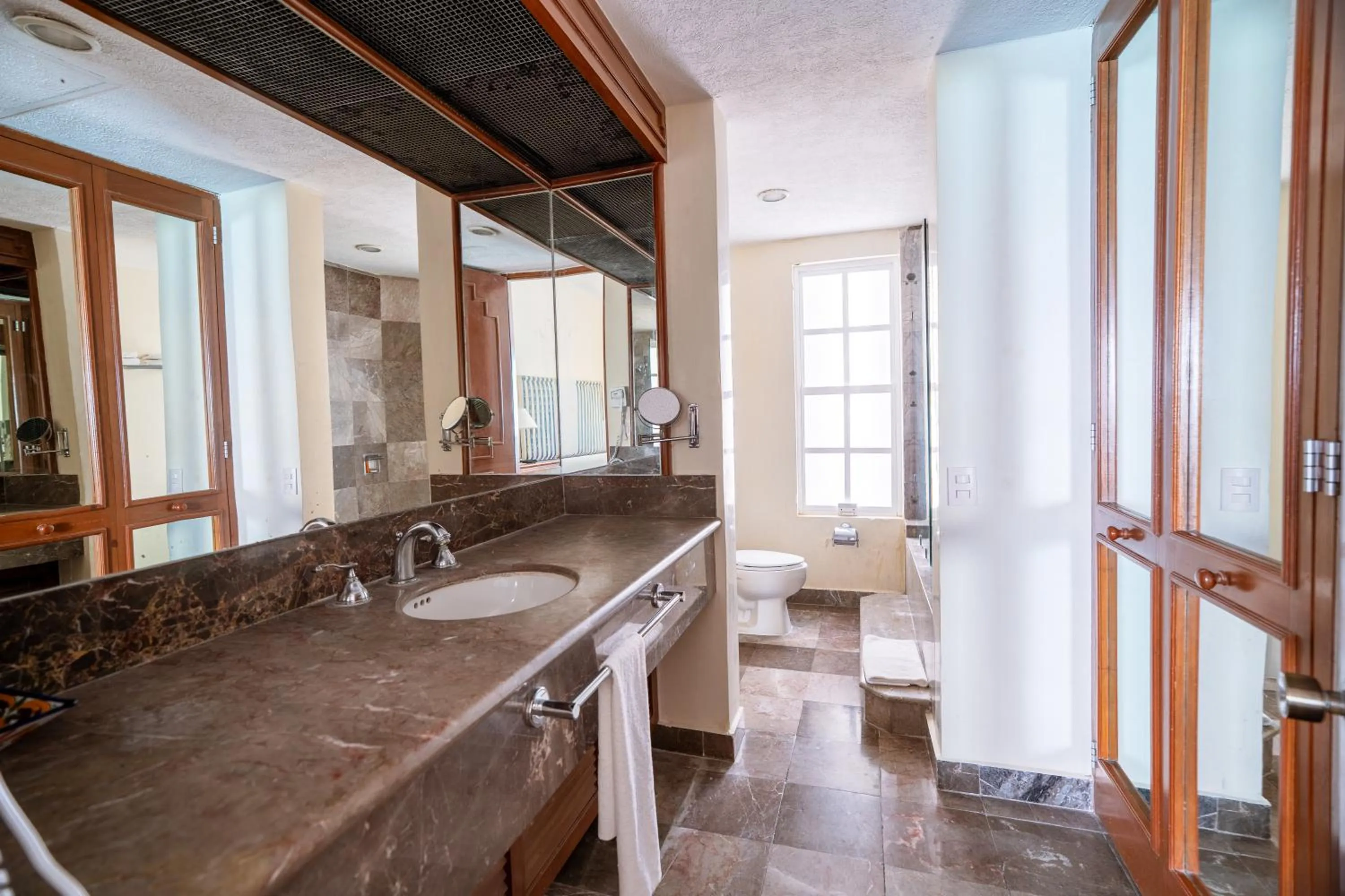 Bathroom in Hotel y Museo Casa Turquesa