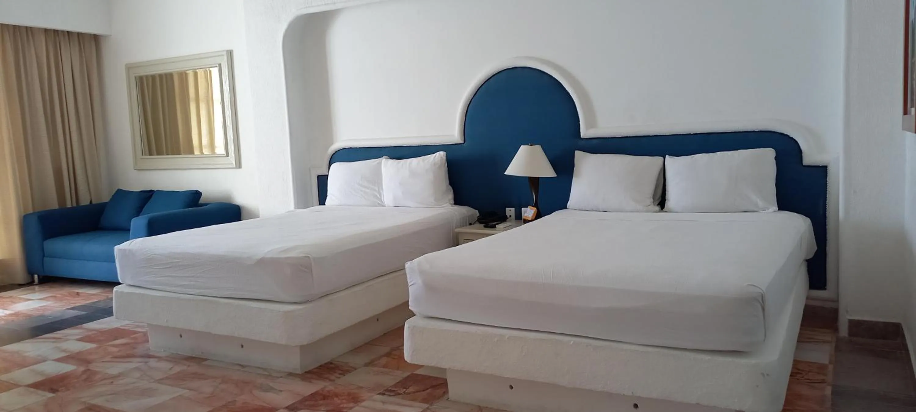 Bedroom, Bed in Hotel & Museo Casa Turquesa