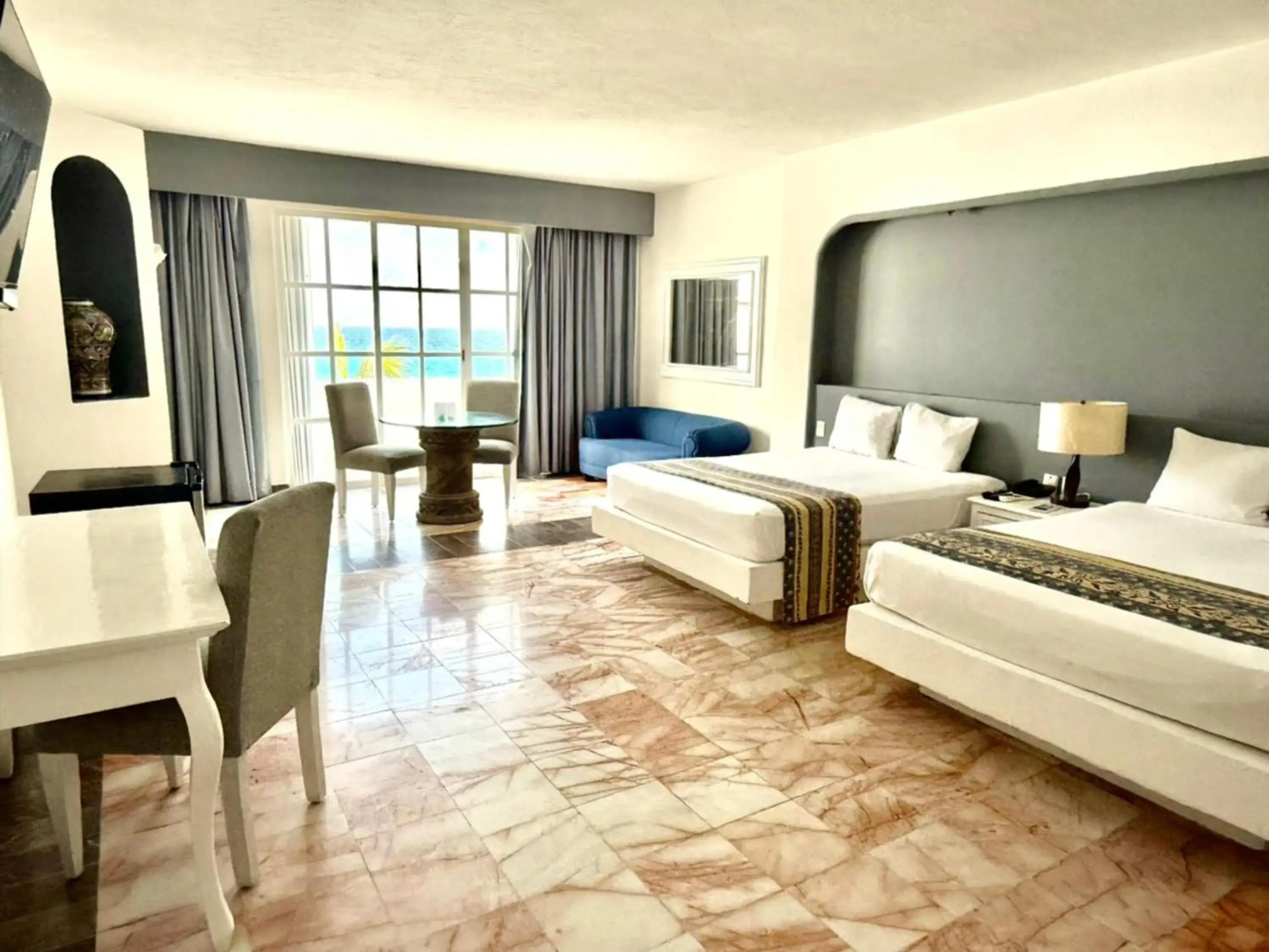 Double Room with Sea View in Hotel y Museo Casa Turquesa Double Room with Sea View in Hotel y Museo Casa Turquesa