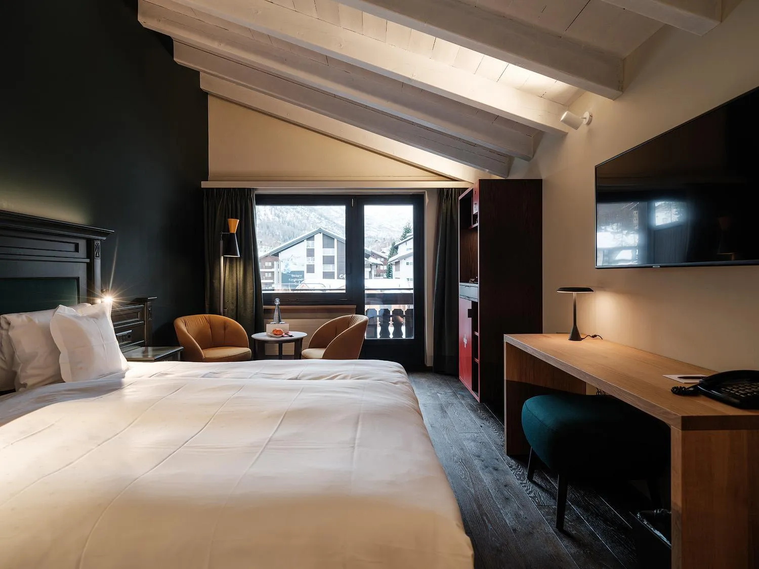 Bed in National Zermatt - Matterhorn Views, Sunnegga Gateway & SPA