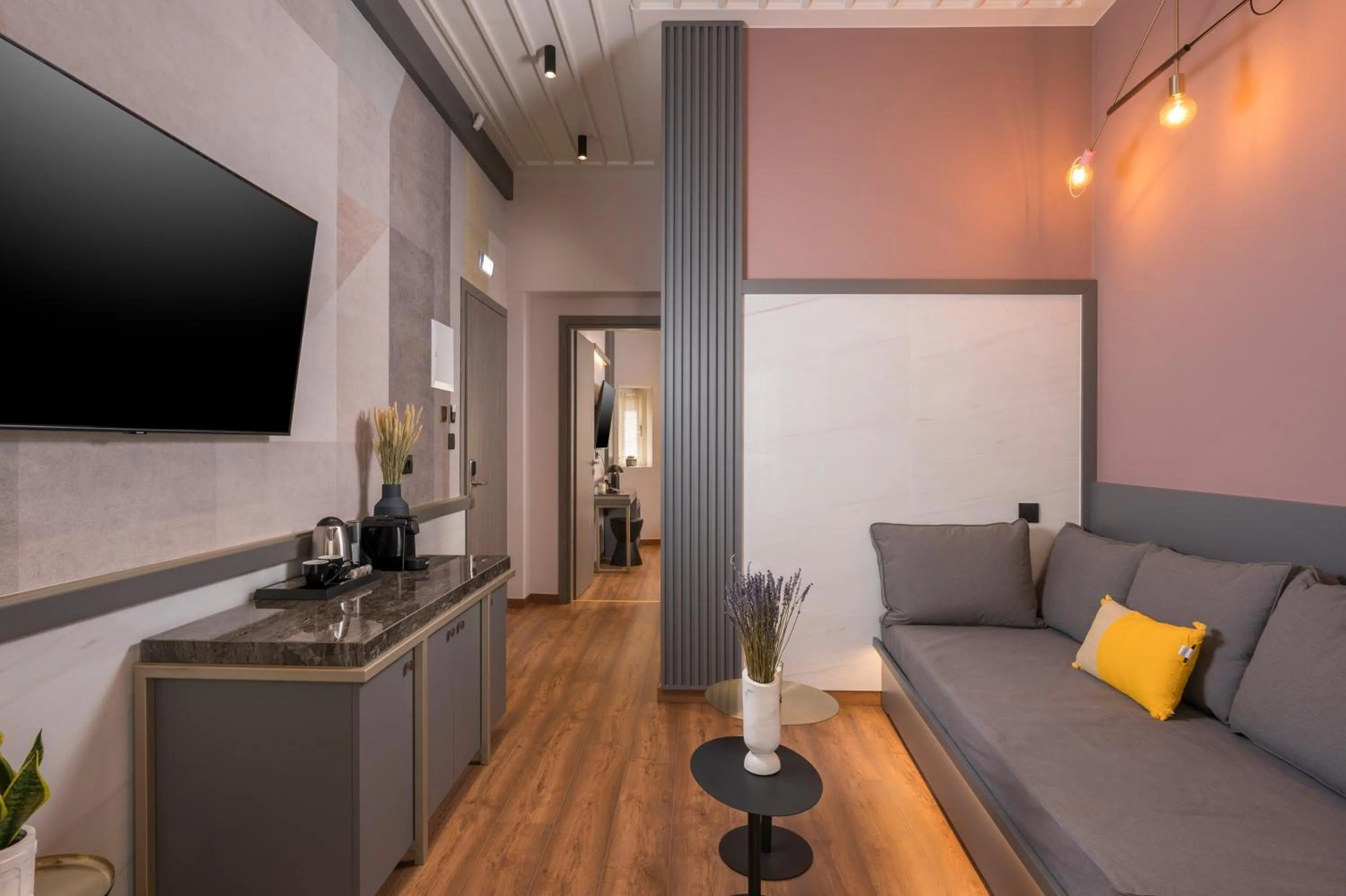 TV and multimedia in Veneri Boutique Suites