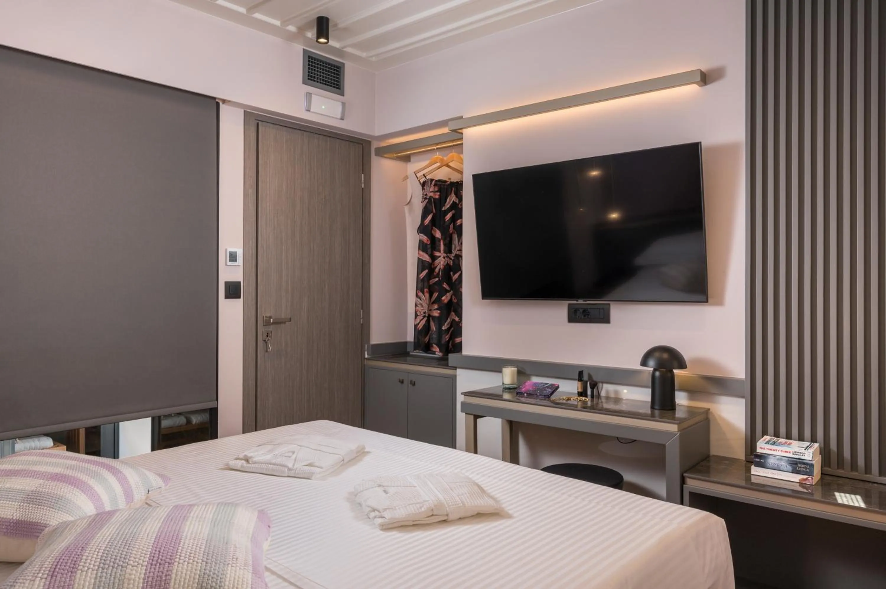 TV and multimedia, Bed in Veneri Boutique Suites