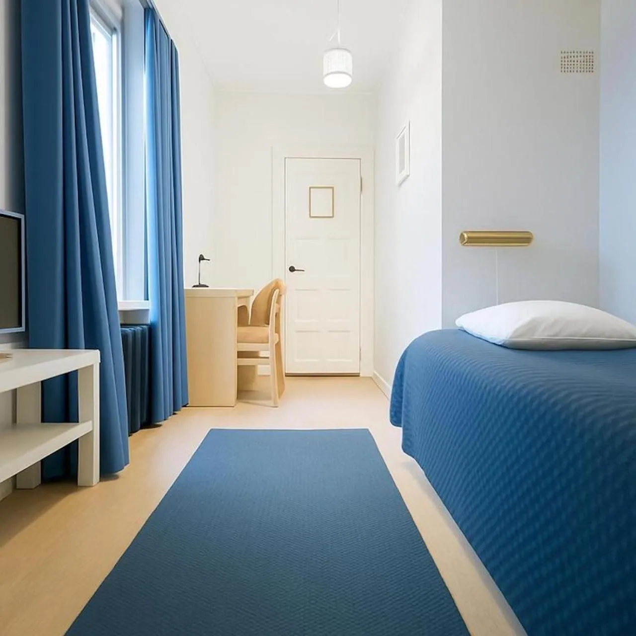 Bedroom, Bed in Senate Hotel