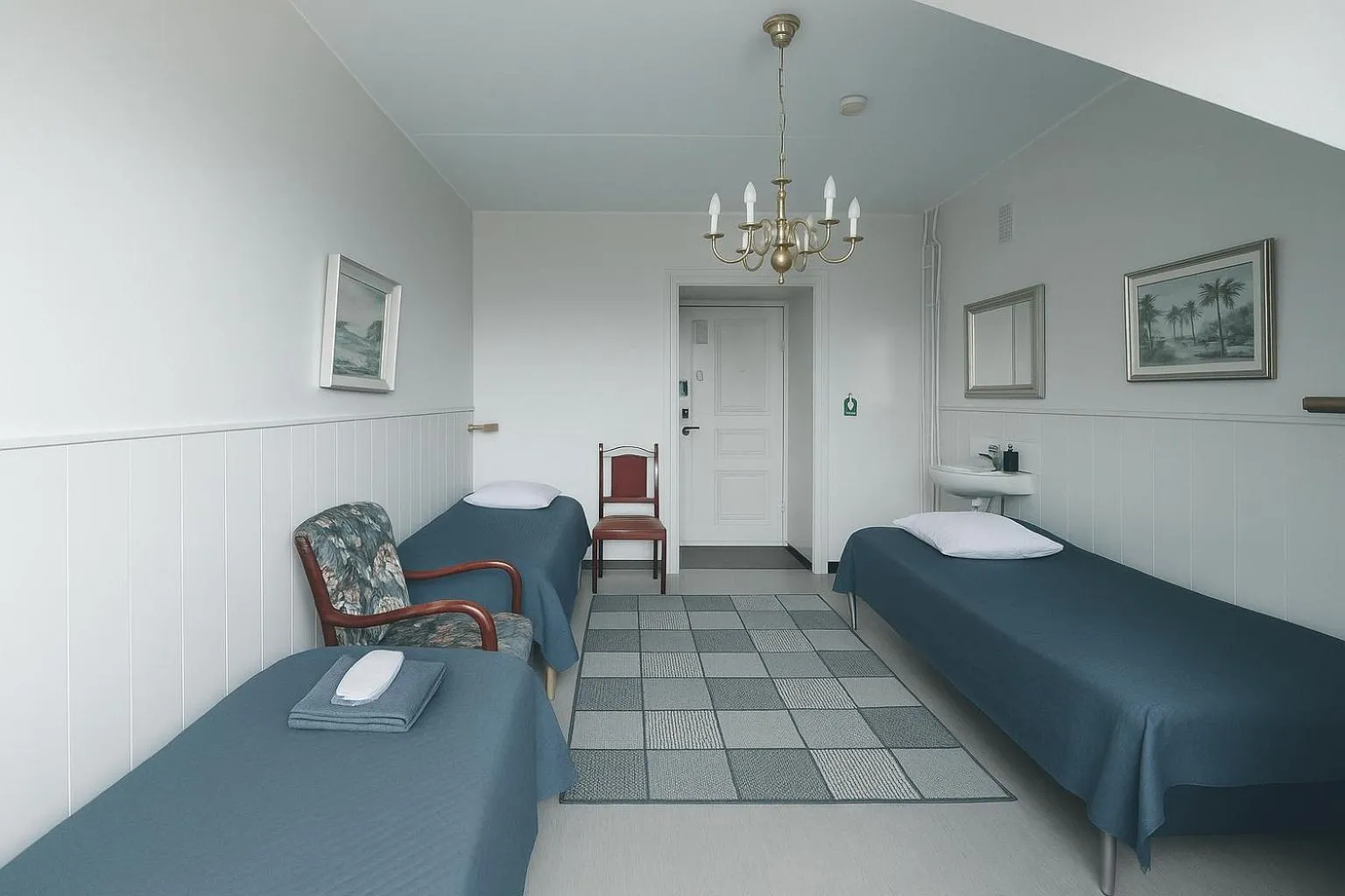 Bedroom, Bed in Senate Hotel