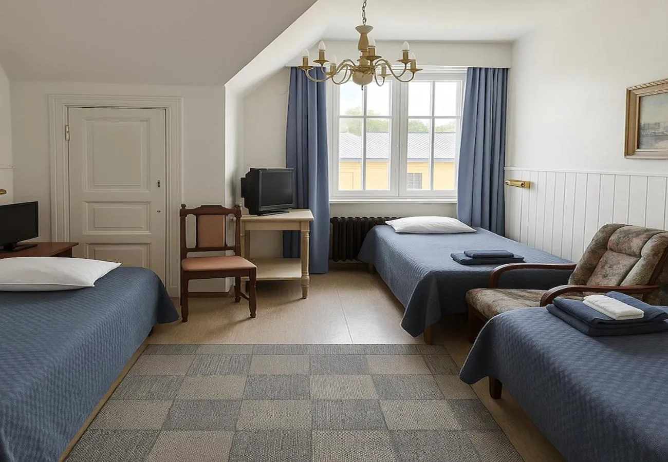 Bedroom, Bed in Senate Hotel