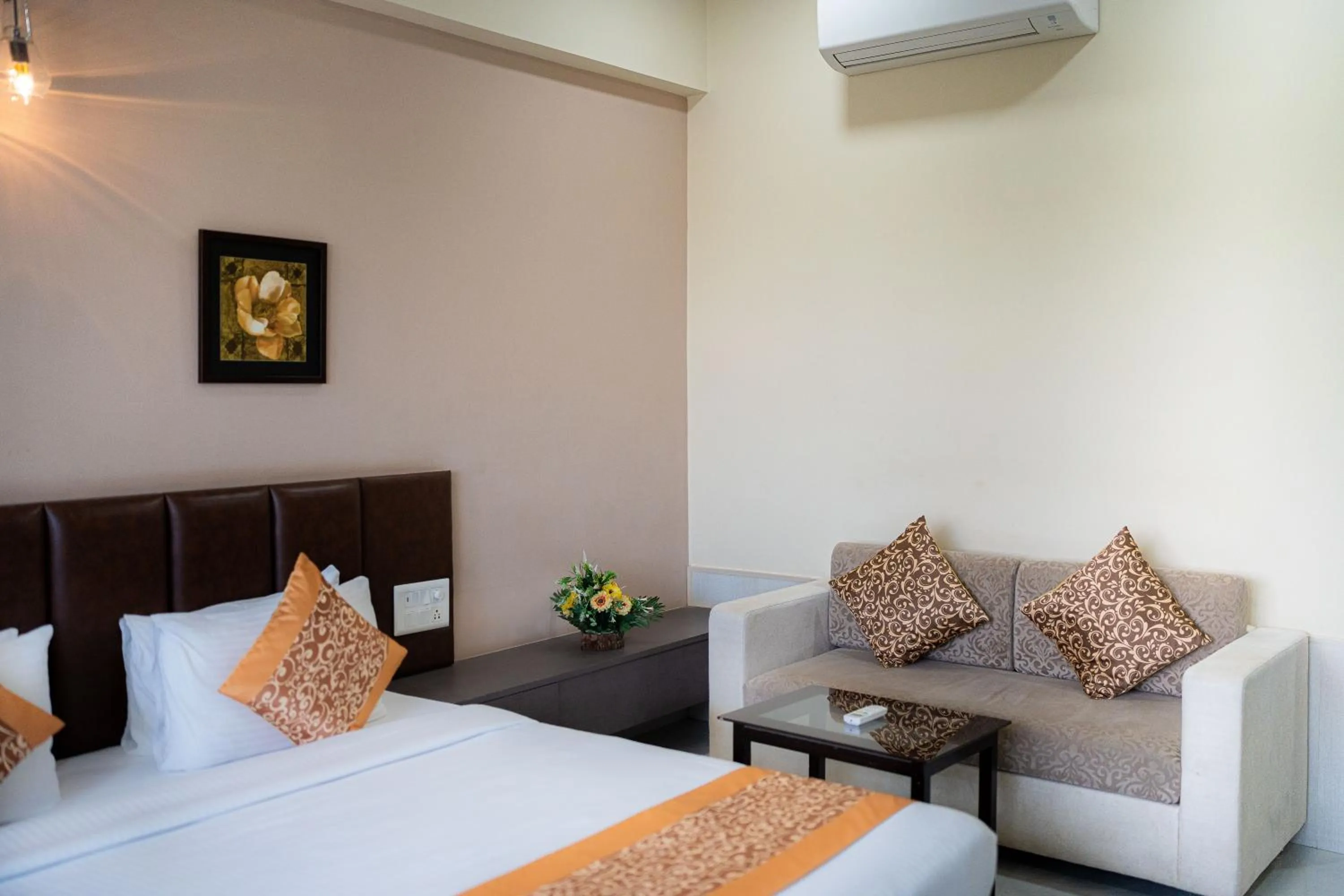 Bed in The Sky Imperial- Hotel Gopal Darshan