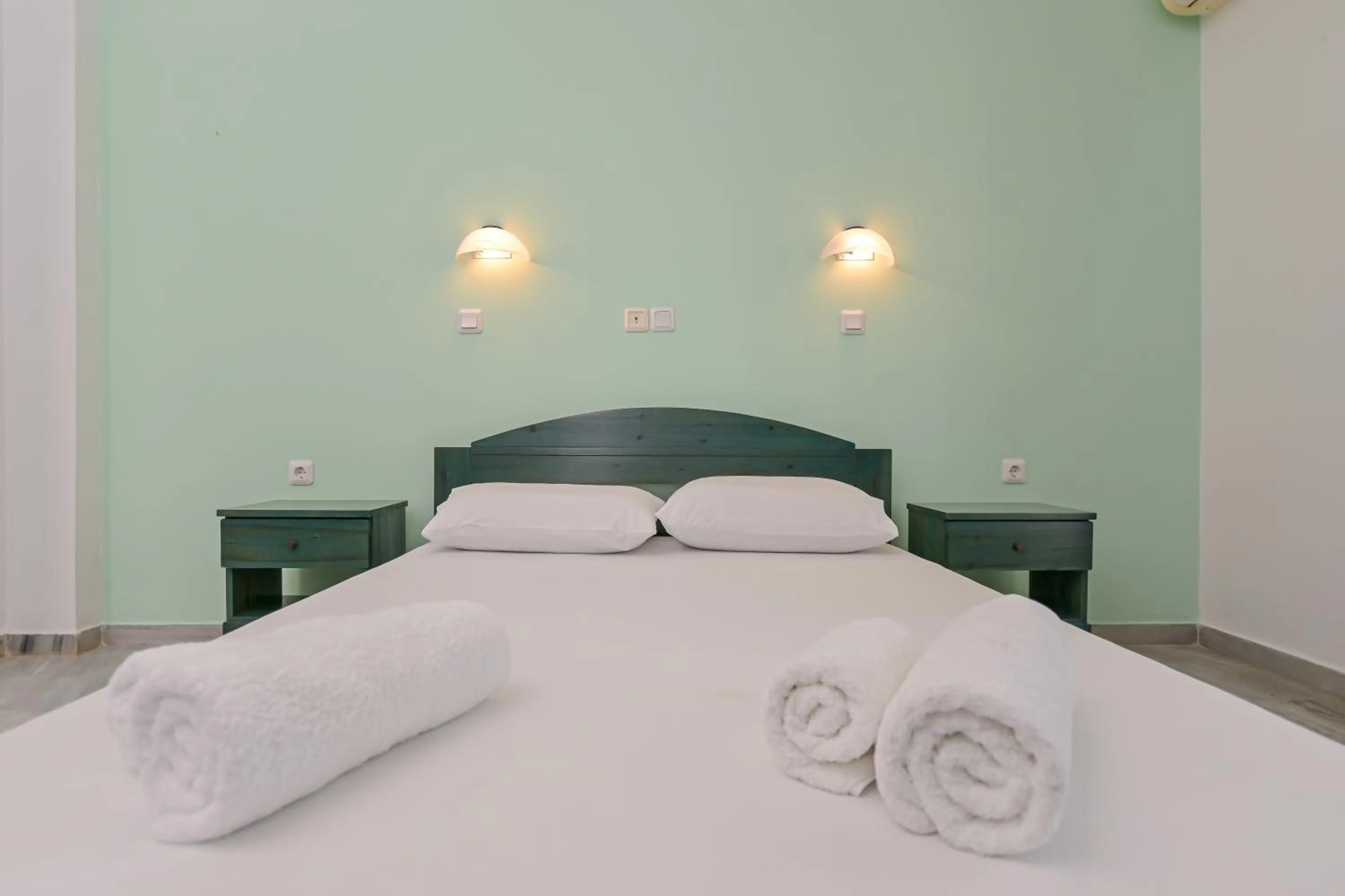 Bed in Naxian Garden of Senses