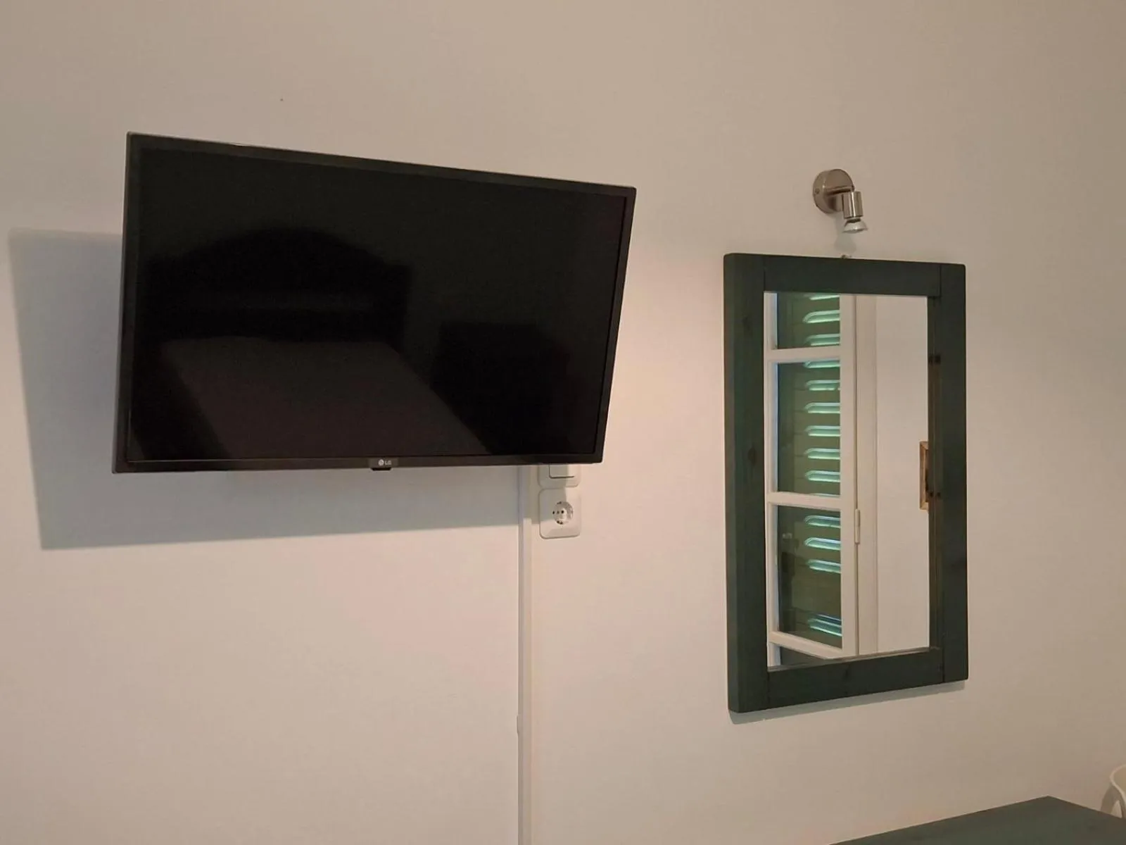 TV and multimedia in Naxian Garden of Senses